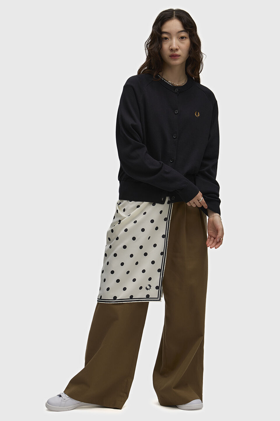 FRED PERRY 「FRED PERRY／Crew Neck Cardigan／ロゴクルーネックカーディガン」|カーディガン|