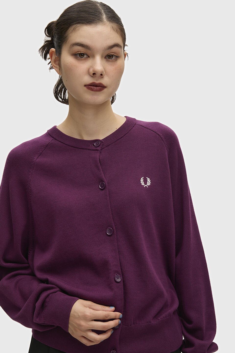 FRED PERRY 「FRED PERRY／Crew Neck Cardigan／ロゴクルーネックカーディガン」|カーディガン|
