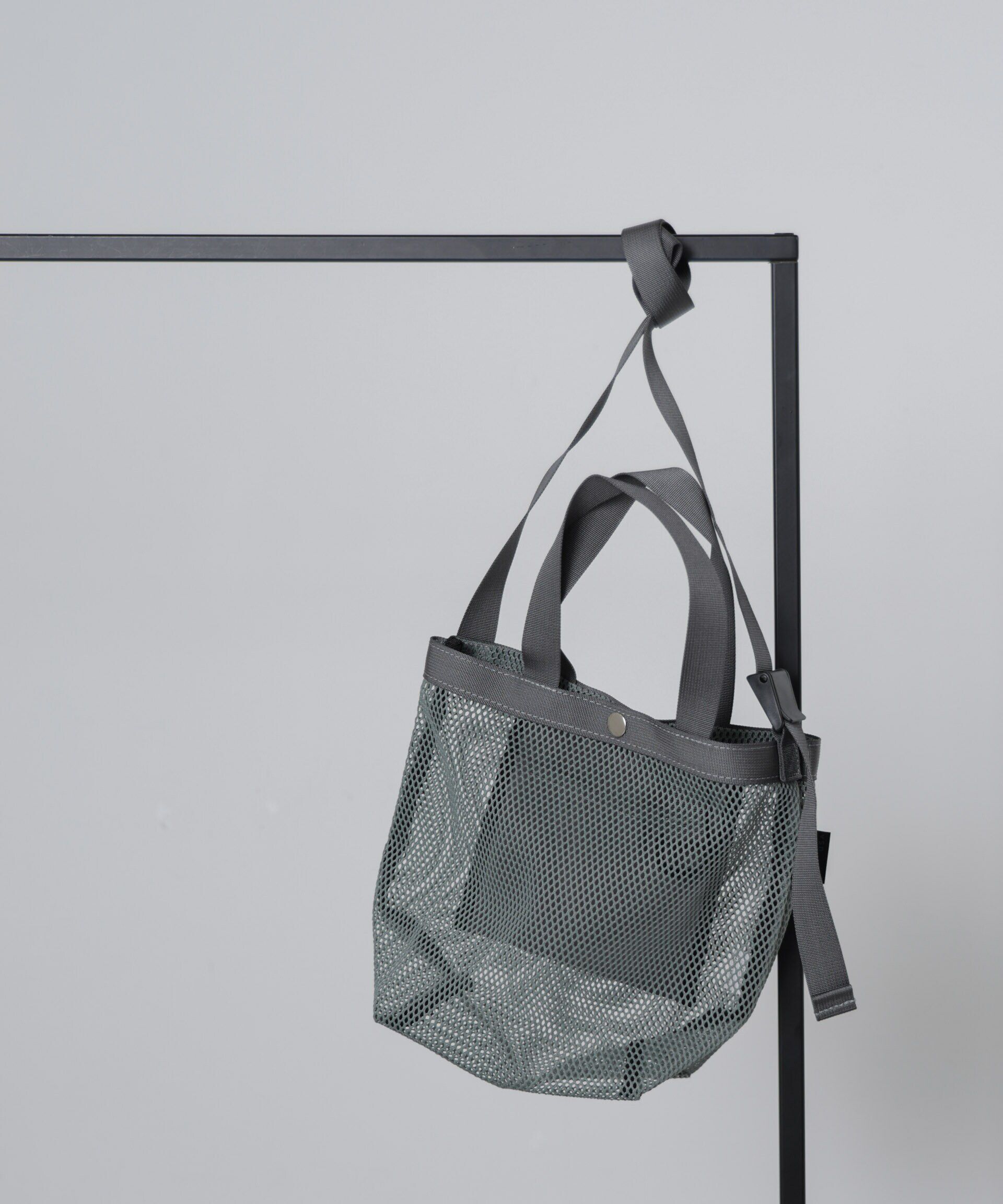 nano･universe「Drifter/別注 NU MESH TOTE」|ショルダー・メッセンジャー|グレー