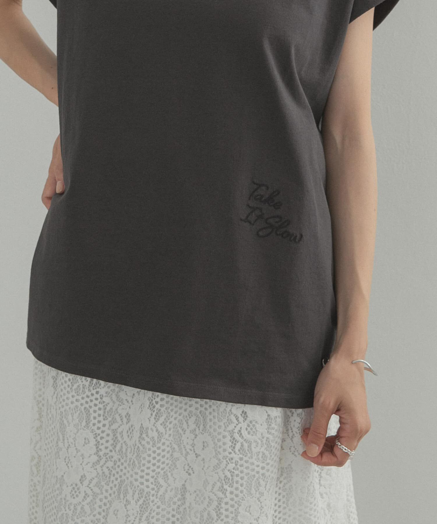 URBAN RESEARCH DOORS「刺繍ロゴTシャツ」|Tシャツ・カットソー|