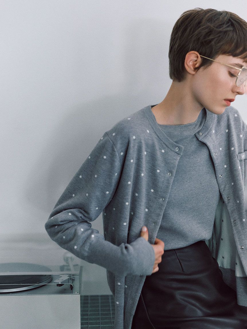 emmi atelier「【ONLINE限定カラーあり】emmiロゴクルーネックニットカーディガン」|カーディガン|GRY
