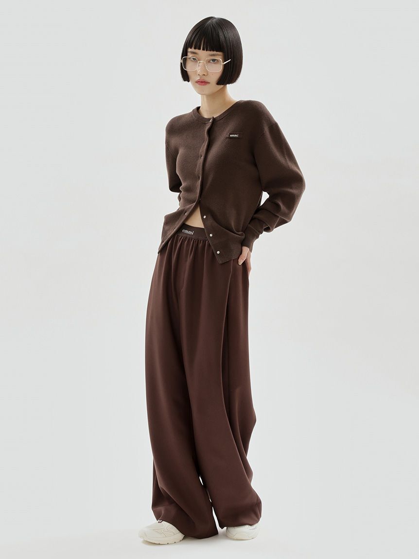 emmi atelier「【ONLINE限定カラーあり】emmiロゴクルーネックニットカーディガン」|カーディガン|