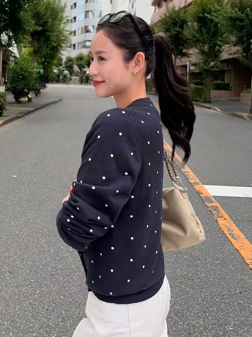 emmi atelier「【ONLINE限定カラーあり】emmiロゴクルーネックニットカーディガン」|カーディガン|
