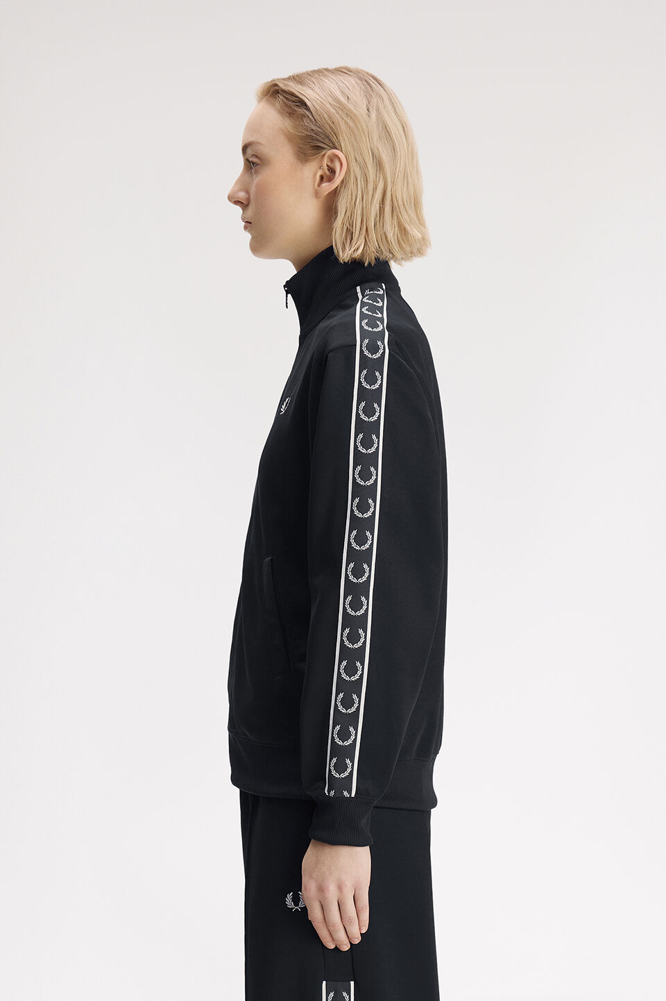 FRED PERRY 「Taped Track Jacket／フレッドペリートラックジャケット」|スウェット・ジャージ|