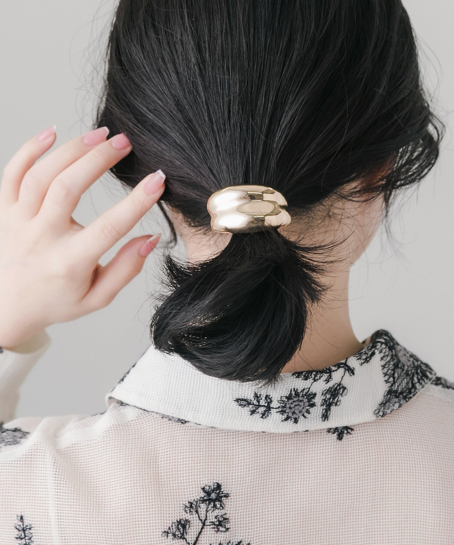 SMELLY「ニュアンスメタルボリュームヘアカフ」|ヘアゴム・シュシュ|
