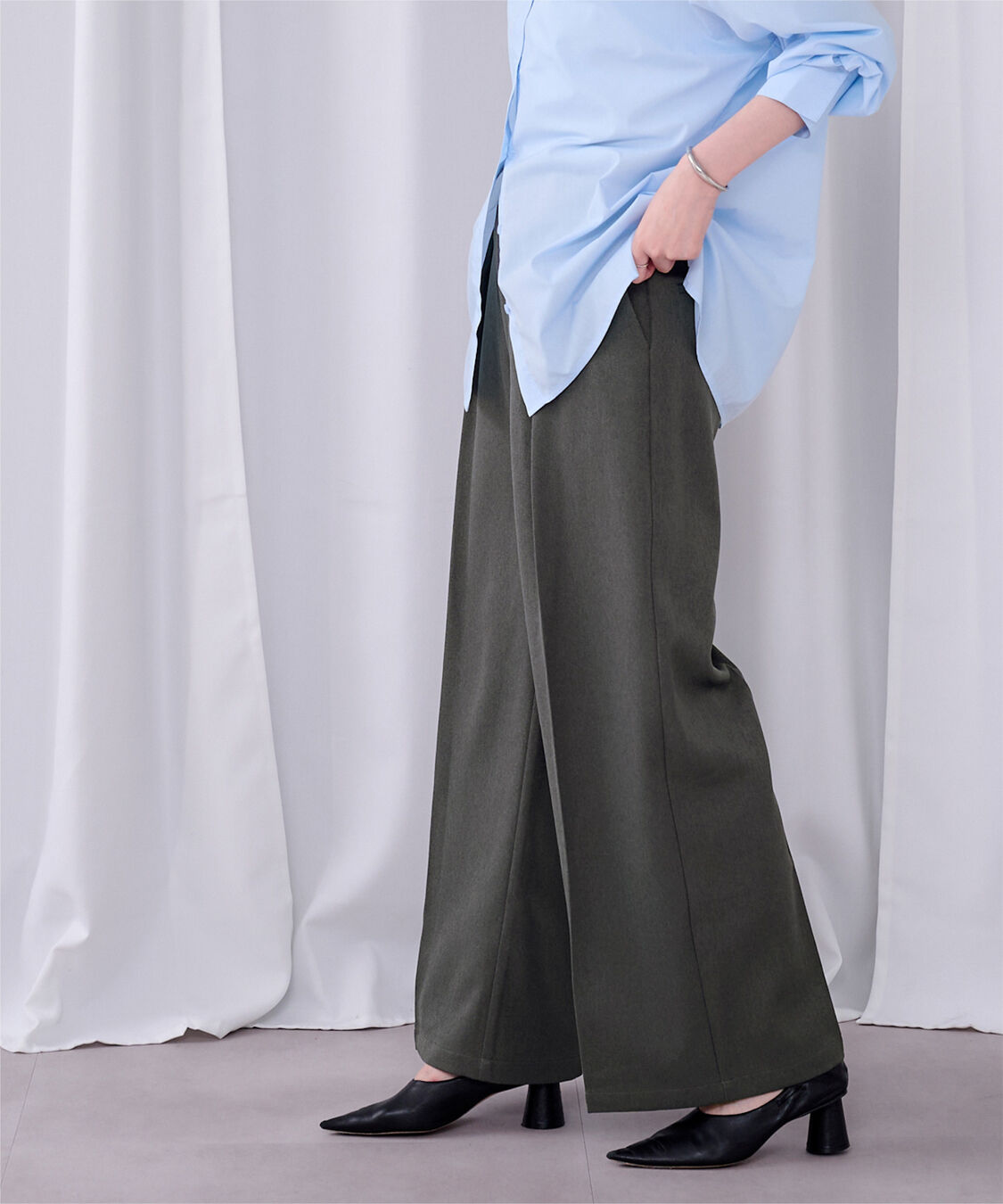 ur's「センタープレスタックワイドパンツ」|スラックス|