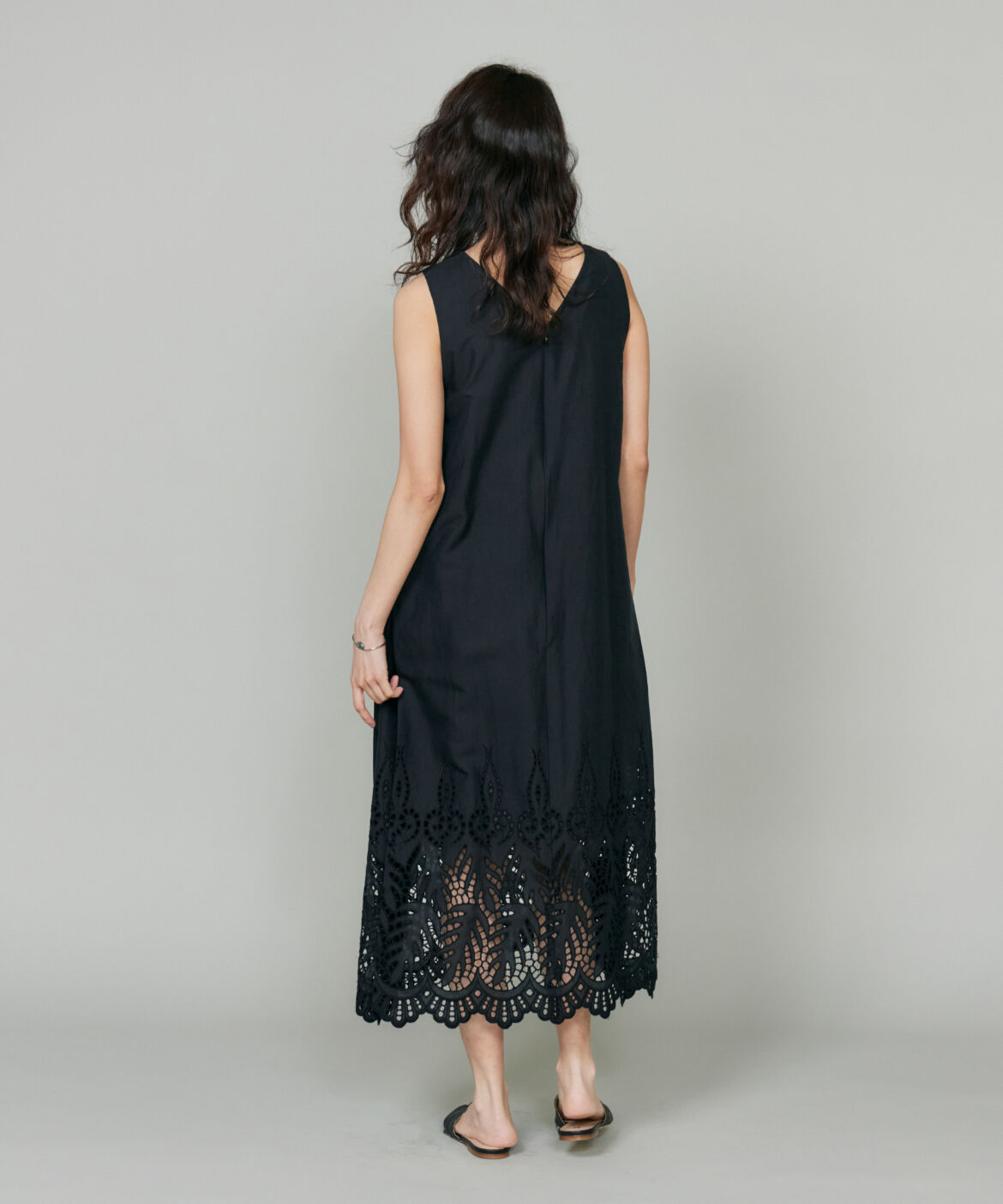 la veille by SUPERIOR CLOSET「ボーラ―刺繍ワンピース　」|ワンピース|