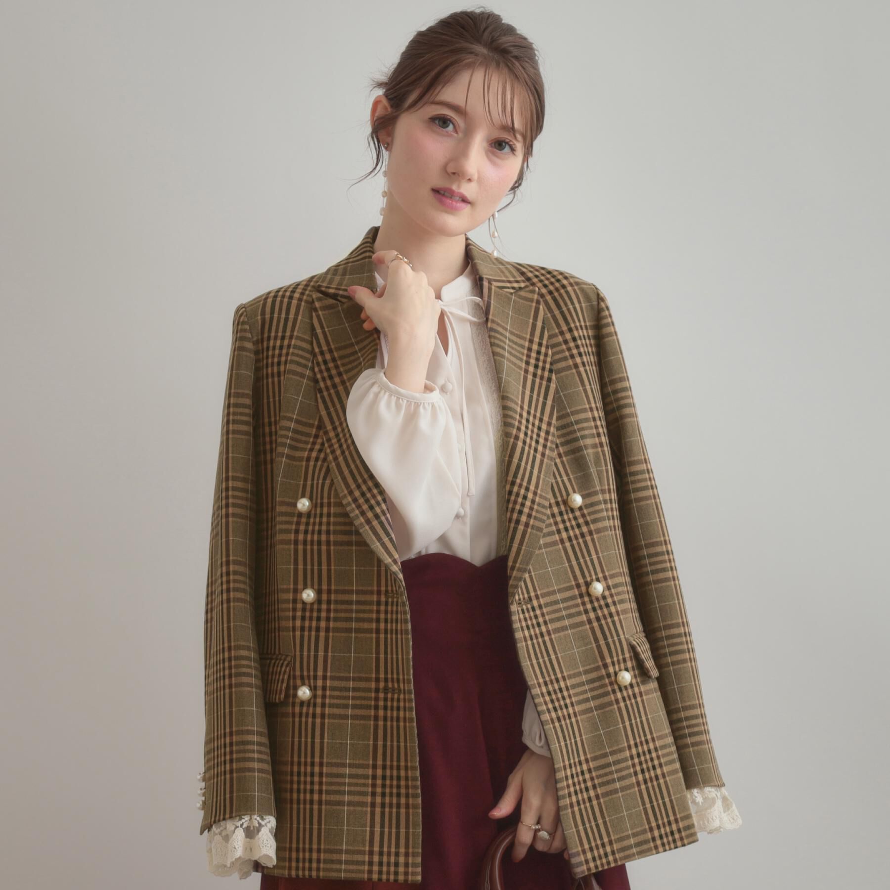 Couture broach「【高見え・きれいめ・通勤】レースカフス パール調釦テーラードジャケット」|テーラードジャケット|