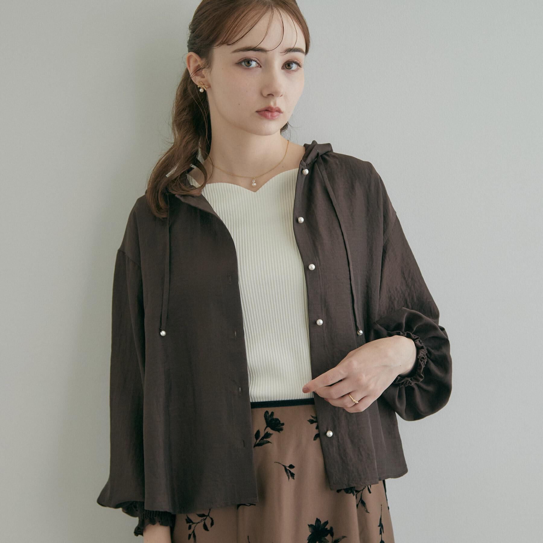 Couture broach「【大人可愛いフーディー】愛されシアーシャツ」|シャツ・ブラウス|ブラウン(044)