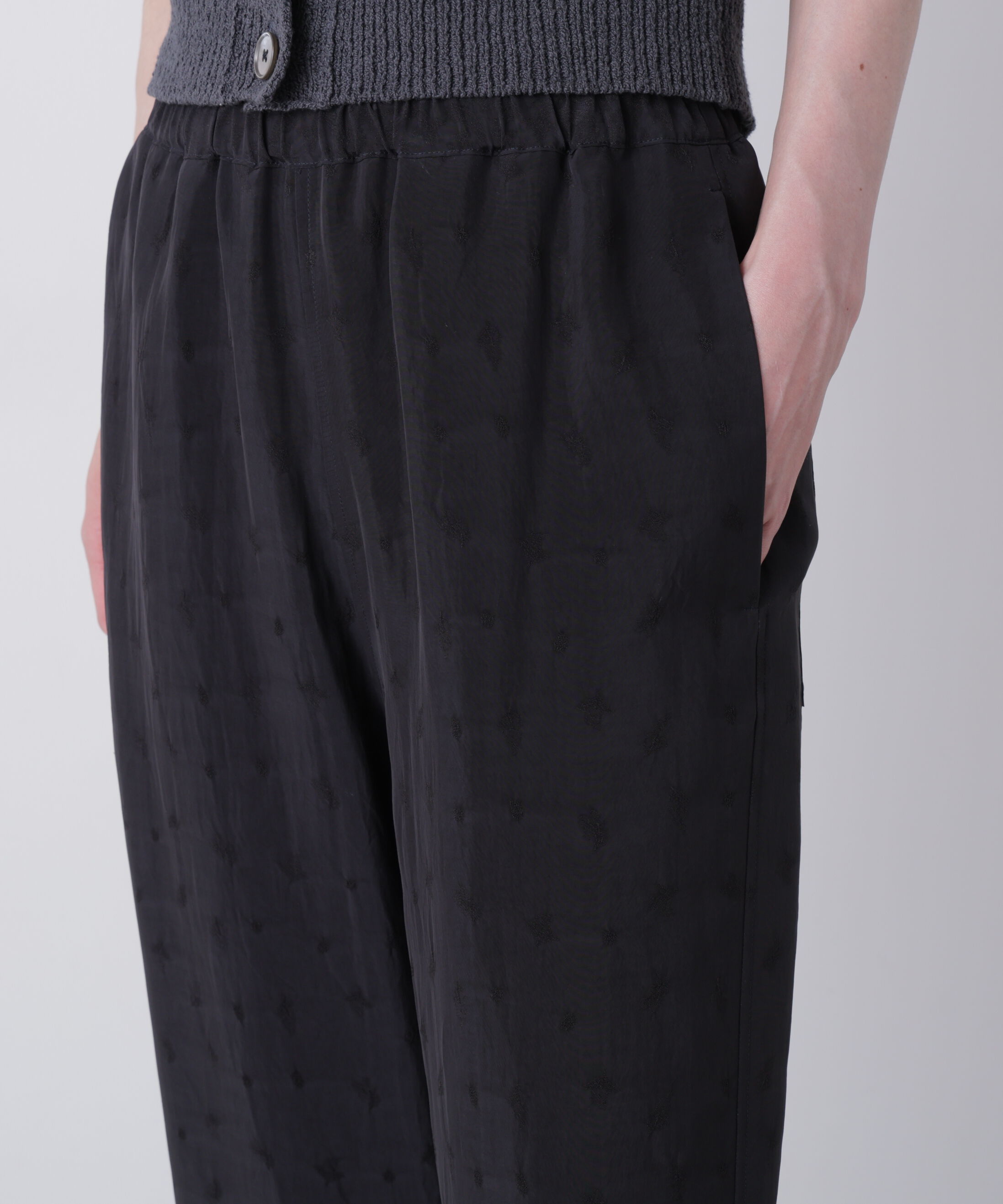 YLEVE 「YLEVE / CUPRO JACQUARD TROUSERS」|その他|
