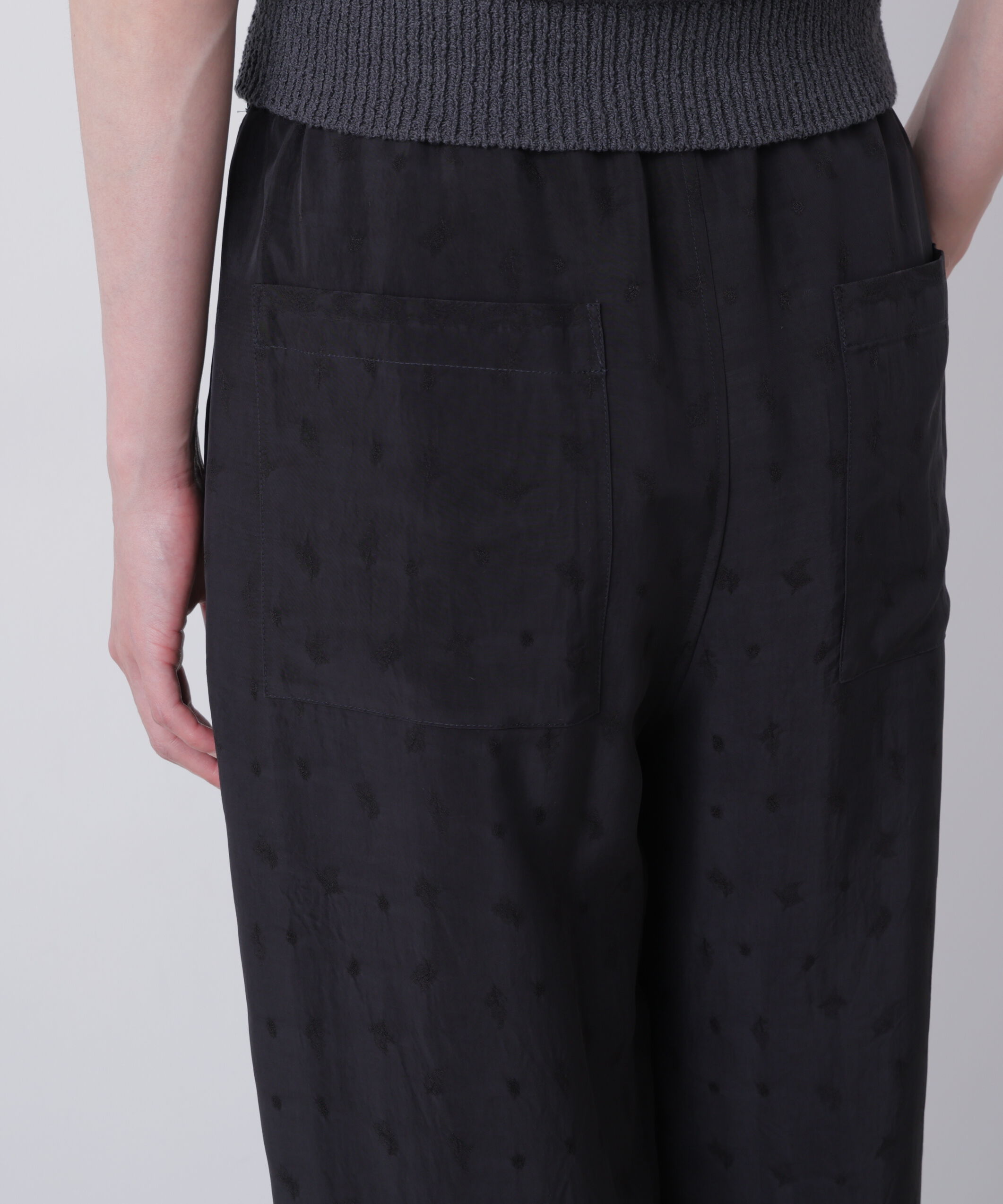 YLEVE 「YLEVE / CUPRO JACQUARD TROUSERS」|その他|
