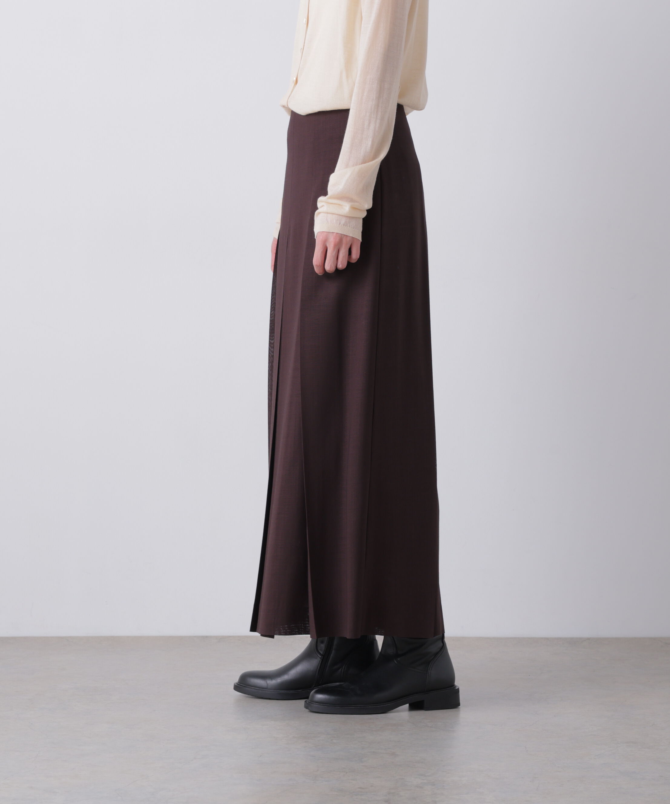 YLEVE 「YLEVE / 2/72 SUPER 100&rsquo;s WOOL HIGH-TWIST VOILE SKIRT」|スカート|