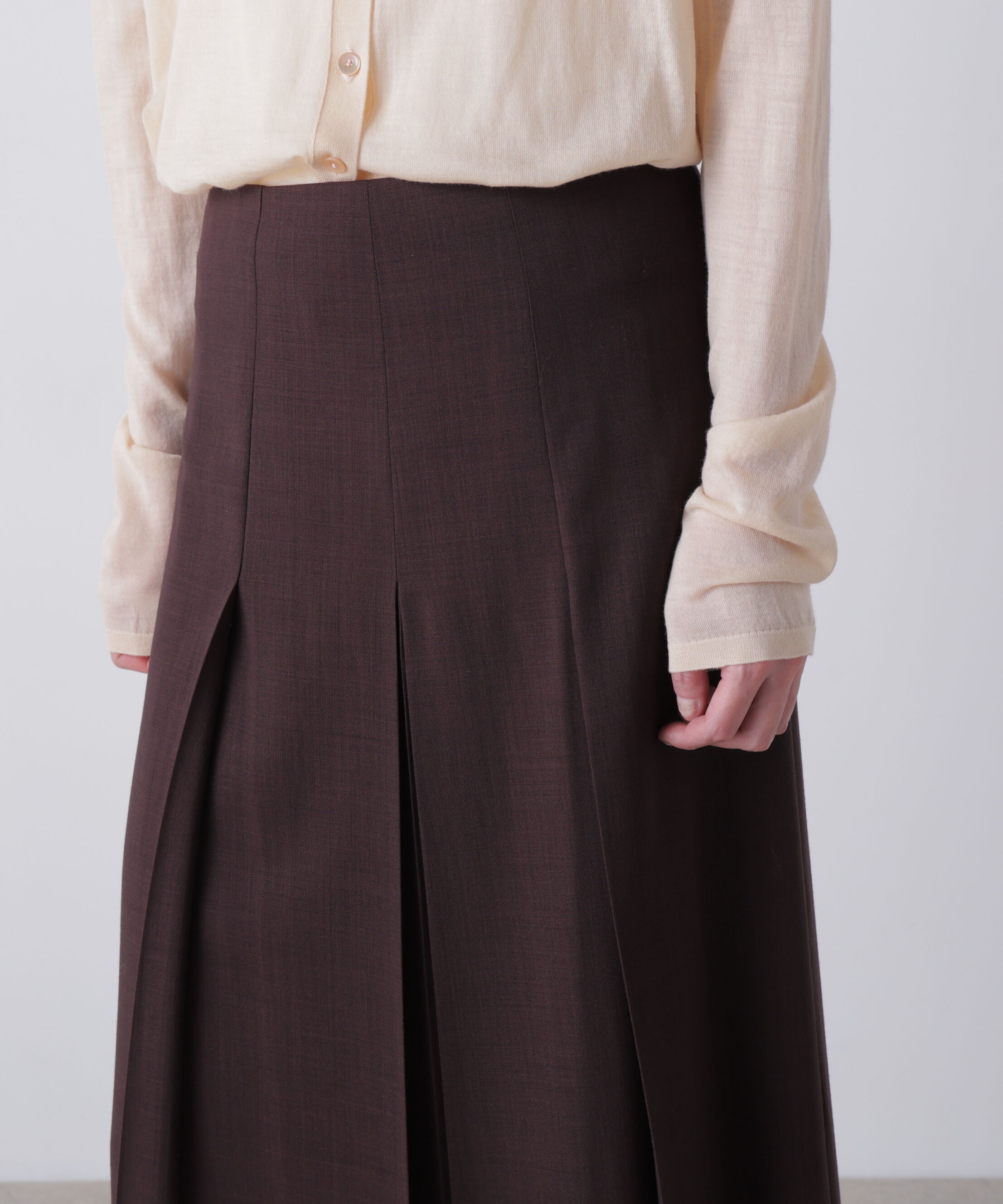 YLEVE 「YLEVE / 2/72 SUPER 100&rsquo;s WOOL HIGH-TWIST VOILE SKIRT」|スカート|