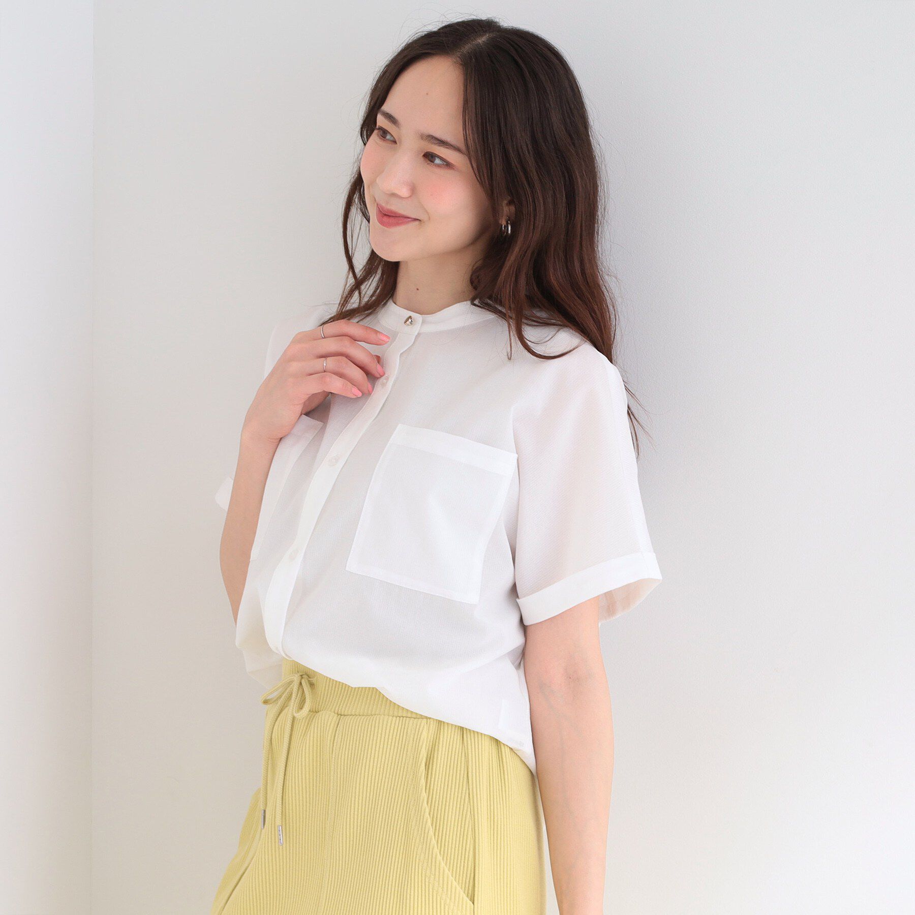 SHOO･LA･RUE「【通気性〇/UV/S-LL】風が通り抜ける 半袖バンドカラーシアーシャツ」|シャツ・ブラウス|