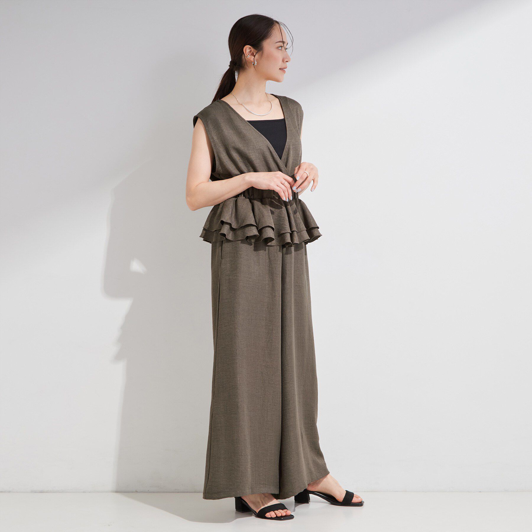 SHOO･LA･RUE「【S-LL/洗濯機可】ラクにキレイに Vネックペプラムオールインワン」|オールインワン|