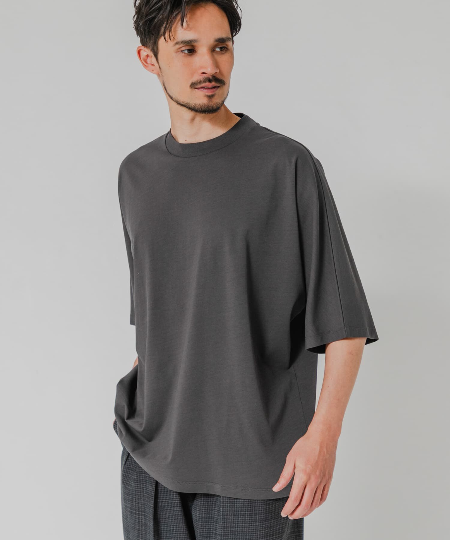 URBAN RESEARCH「『防シワ』EVER LUSTER DROP LINE T-SHIRTS」|Tシャツ・カットソー|チャコールグレー