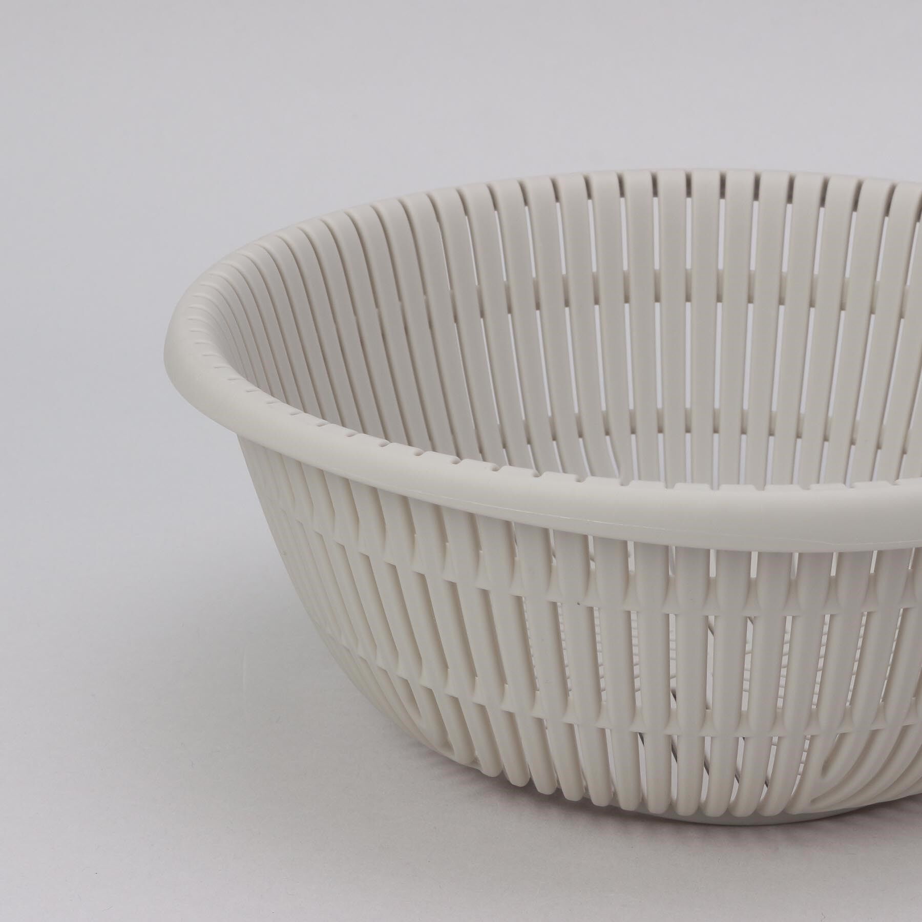 212 KITCHEN STORE「きほんの道具 ザルボウル４点セット 18cm GY ＜marna  マーナ＞」|食器・キッチングッズ|