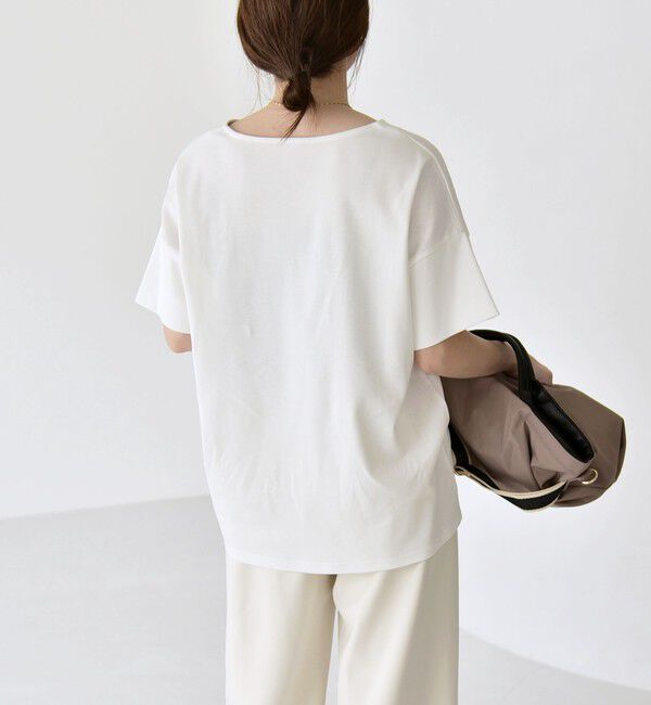 quaranciel「quaranciel:〈接触冷感/汗染み防止加工/洗濯機可能〉Vネック タック ハーフスリーブ TEE」|Tシャツ・カットソー|