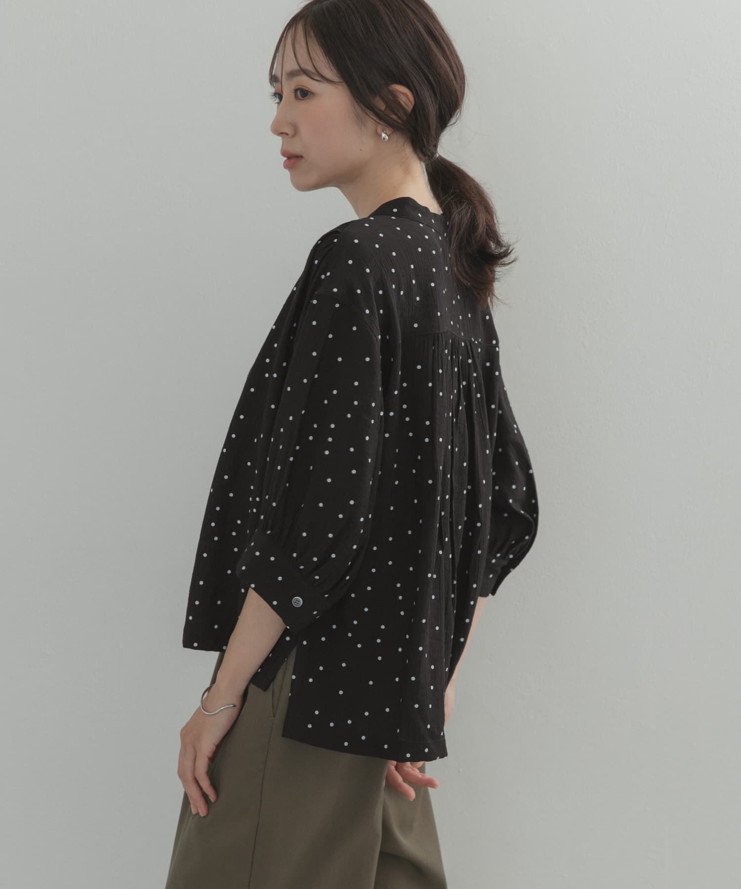 URBAN RESEARCH DOORS「楊柳ドット5分袖ブラウス」|シャツ・ブラウス|