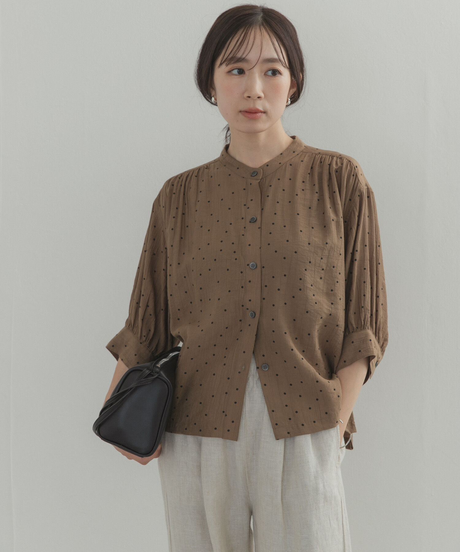 URBAN RESEARCH DOORS「楊柳ドット5分袖ブラウス」|シャツ・ブラウス|カーキ