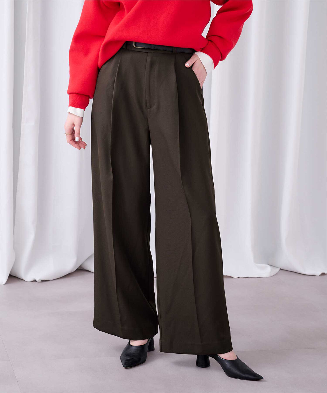 ur's「美シルエットワンタックワイドパンツ」|スラックス|ブラウン