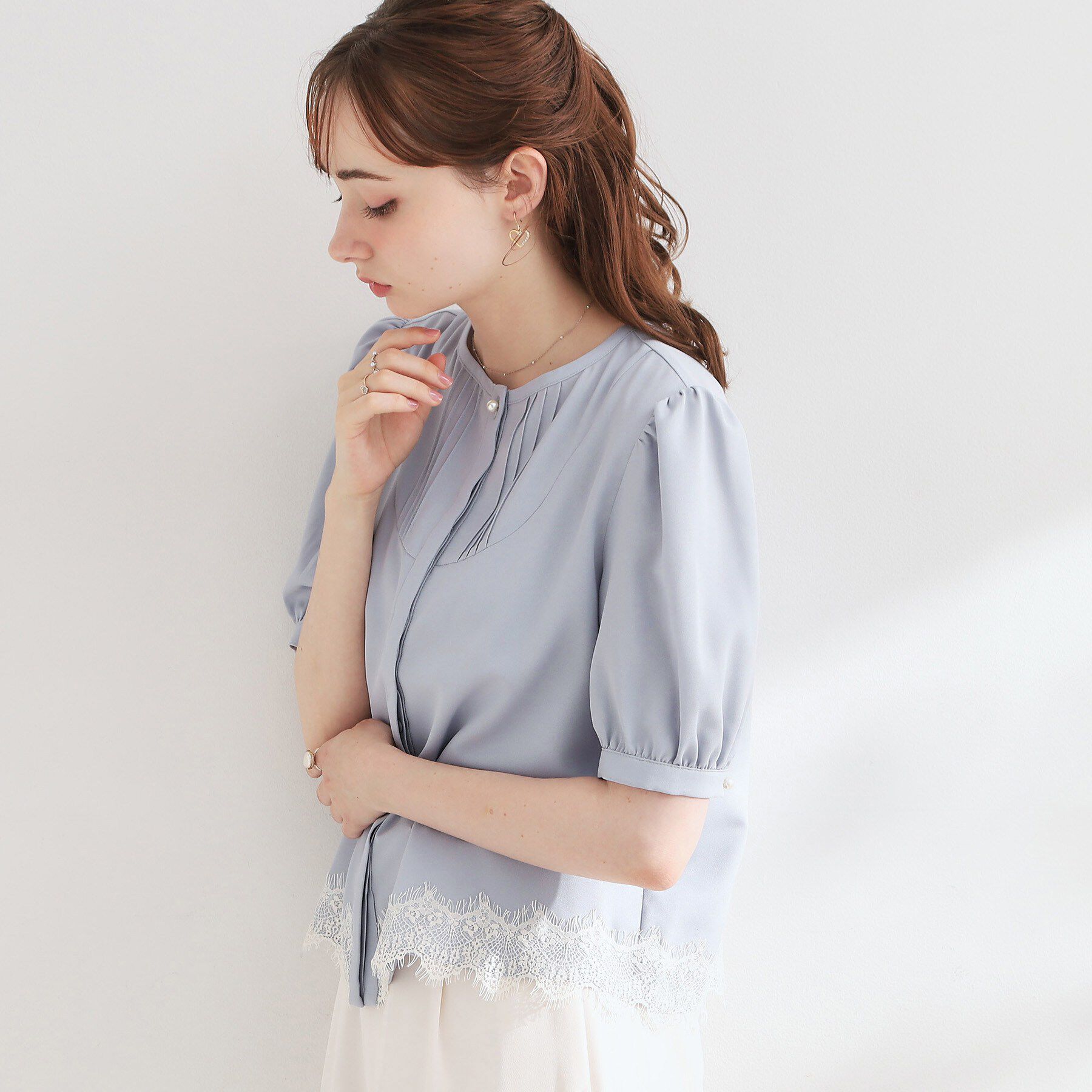 Couture broach「【洗える】ピンタック 裾レース ブラウス」|シャツ・ブラウス|