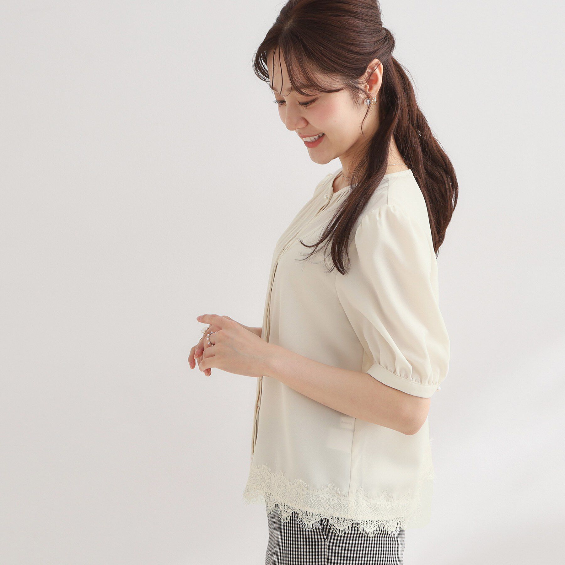Couture broach「【洗える】ピンタック 裾レース ブラウス」|シャツ・ブラウス|