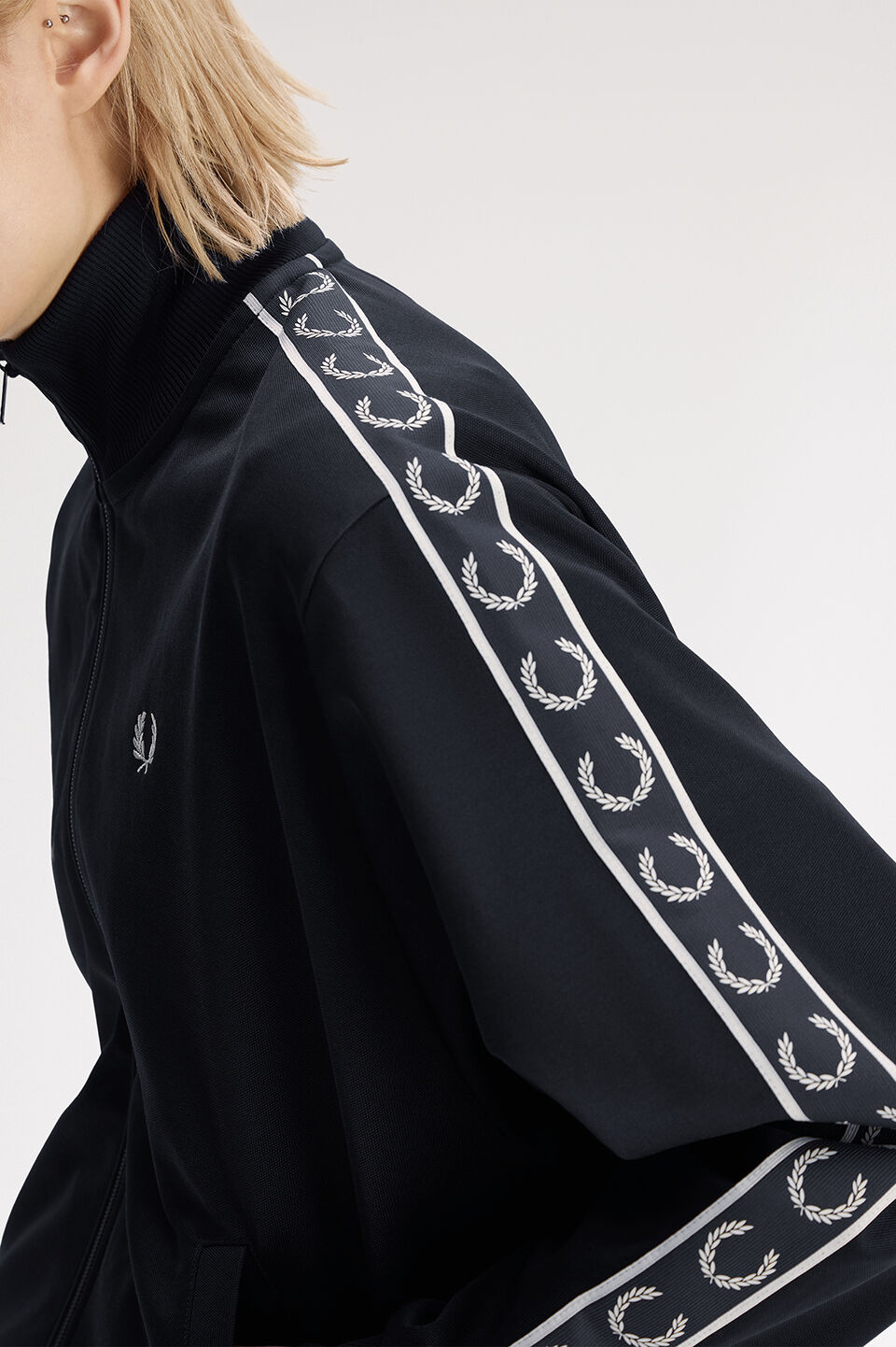 FRED PERRY 「Taped Track Jacket／フレッドペリートラックジャケット」|スウェット・ジャージ|