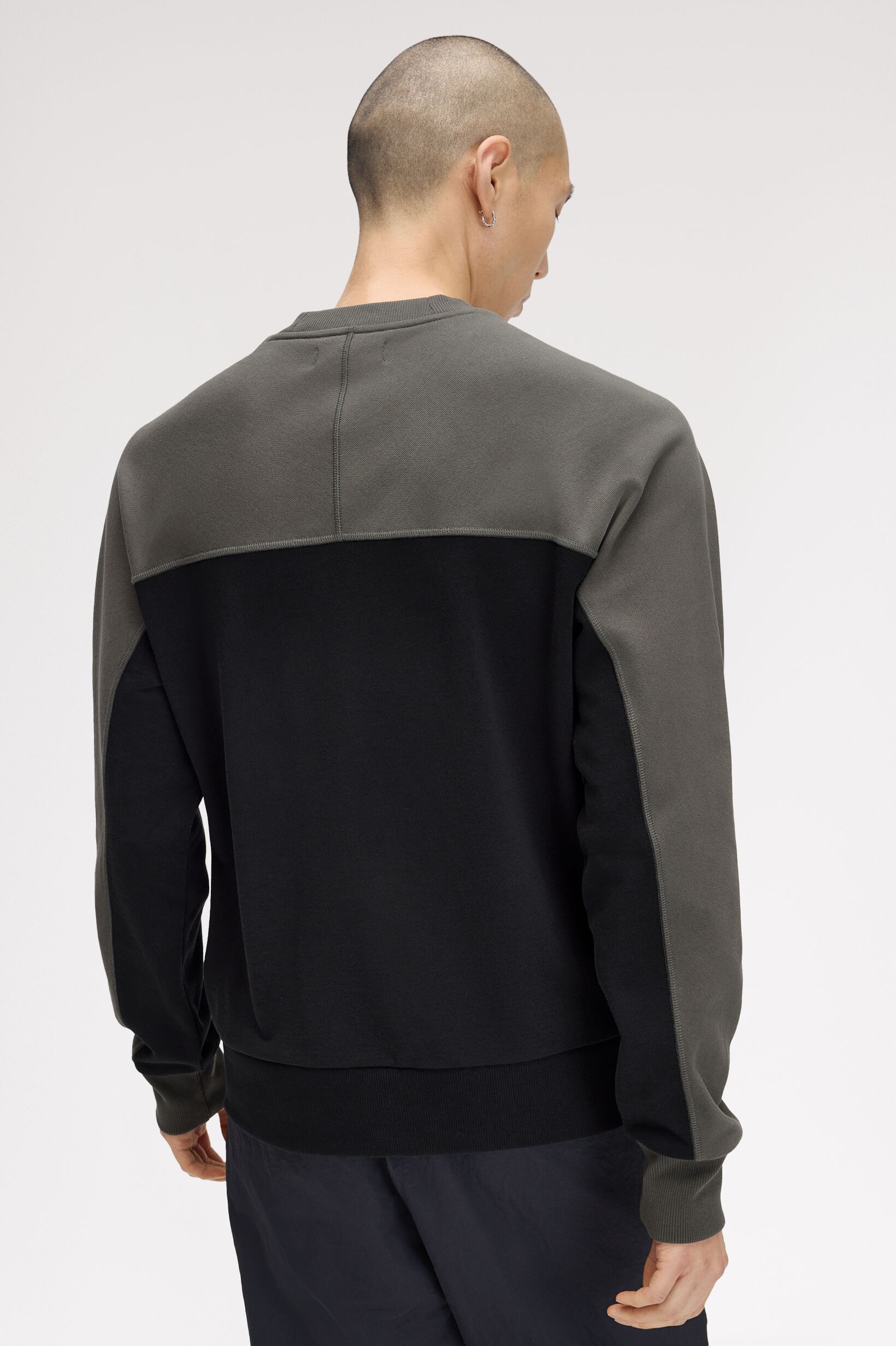 FRED PERRY 「FRED PERRY／Colour Block Sweatshirt／カラーブロックスウェット」|スウェット・ジャージ|