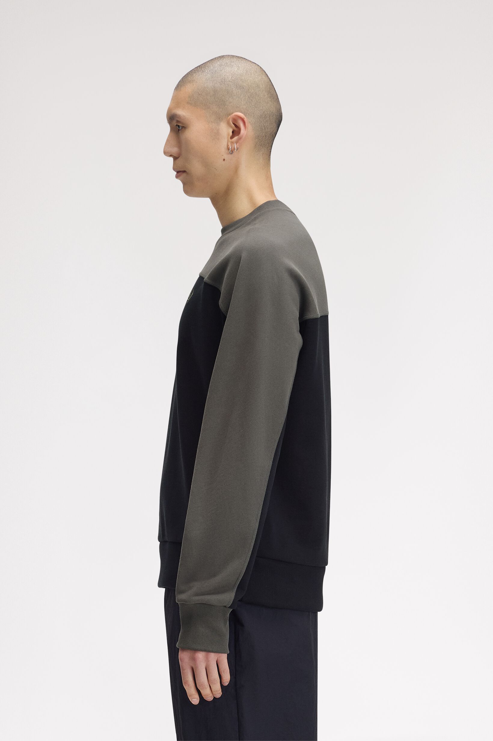 FRED PERRY 「FRED PERRY／Colour Block Sweatshirt／カラーブロックスウェット」|スウェット・ジャージ|