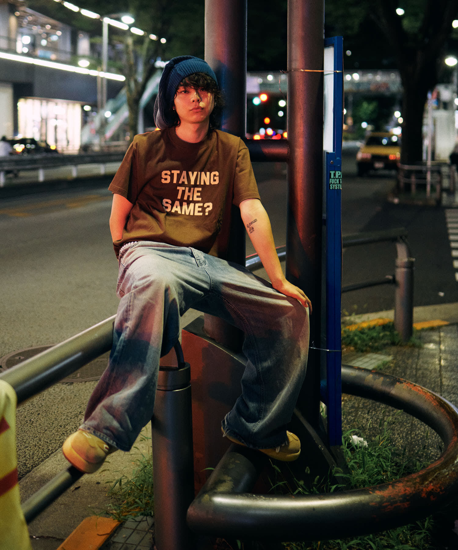 URBAN RESEARCH「Teya　Flock Letter T-shirts」|Tシャツ・カットソー|