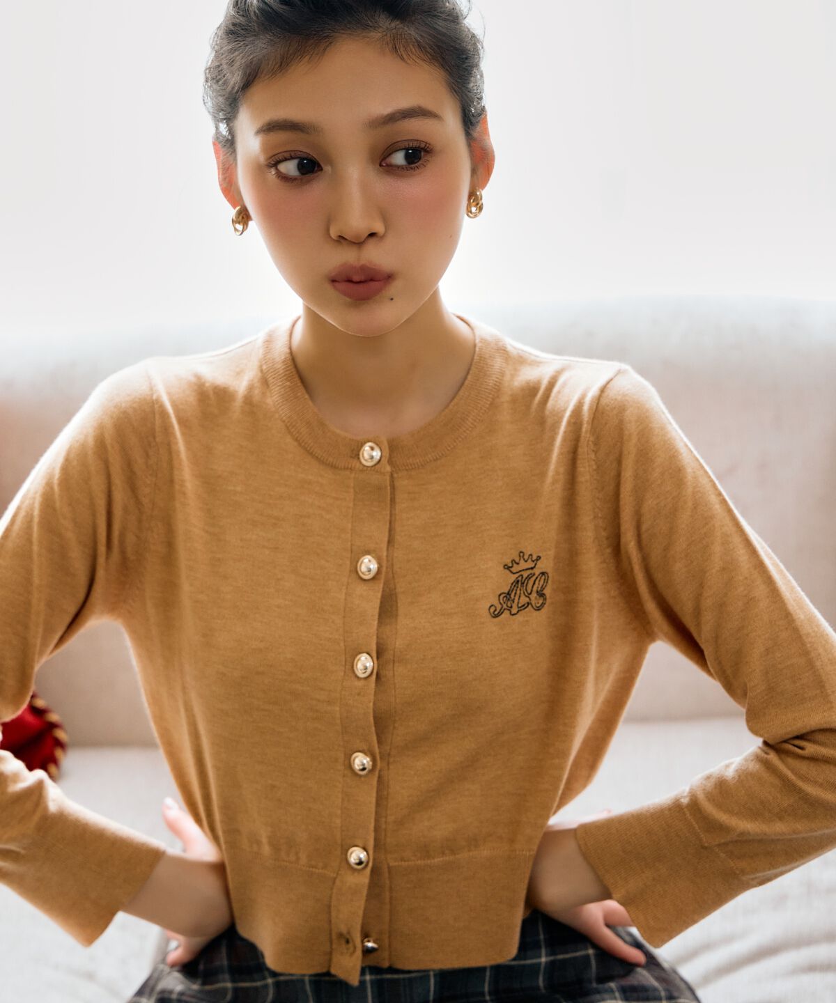 アンドクチュール「刺繍クルーネックカーディガン」|カーディガン|