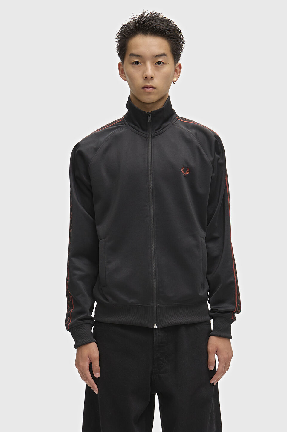 FRED PERRY 「FRED PERRY／Contrast Tape Track Jacket／フレッドペリー コントラストテープトラックジャケット」|ブルゾン・スタジャン|