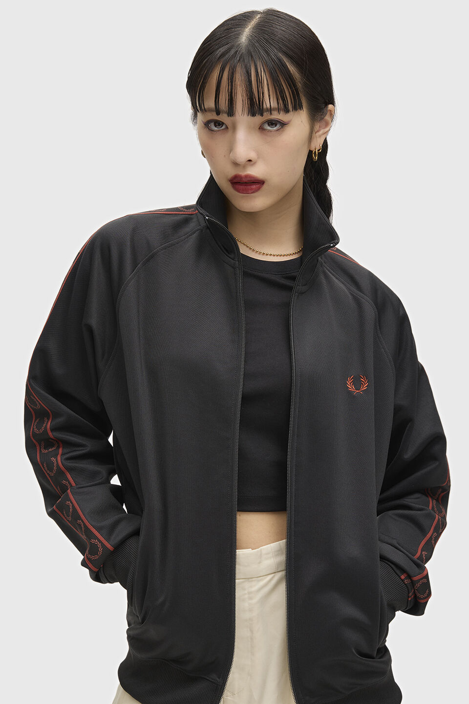 FRED PERRY 「FRED PERRY／Contrast Tape Track Jacket／フレッドペリー コントラストテープトラックジャケット」|ブルゾン・スタジャン|