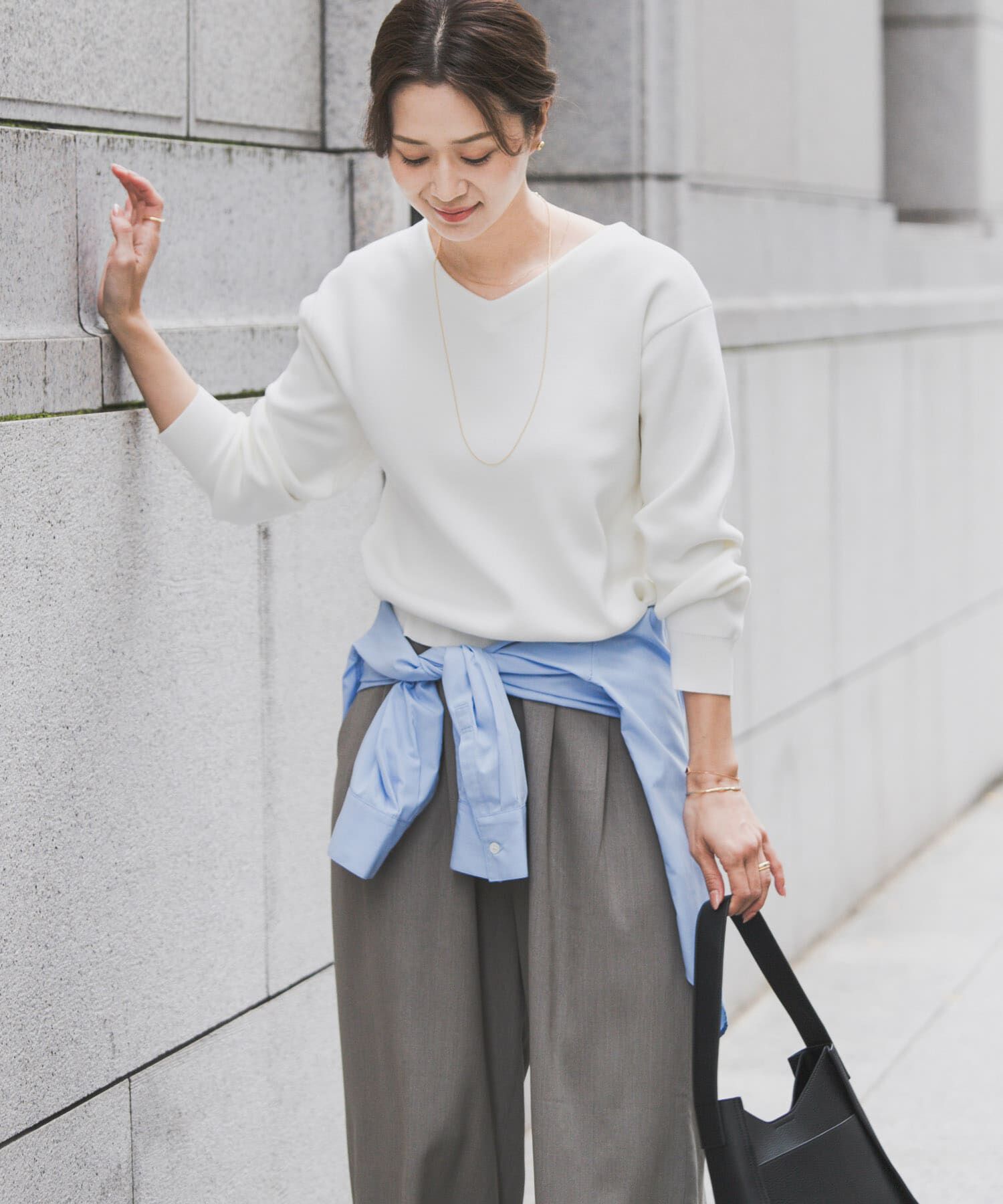URBAN RESEARCH DOORS「『仁村紗和さん着用』『UR TECH Renew Knit』Vネックプルオーバー」|ニット・セーター|