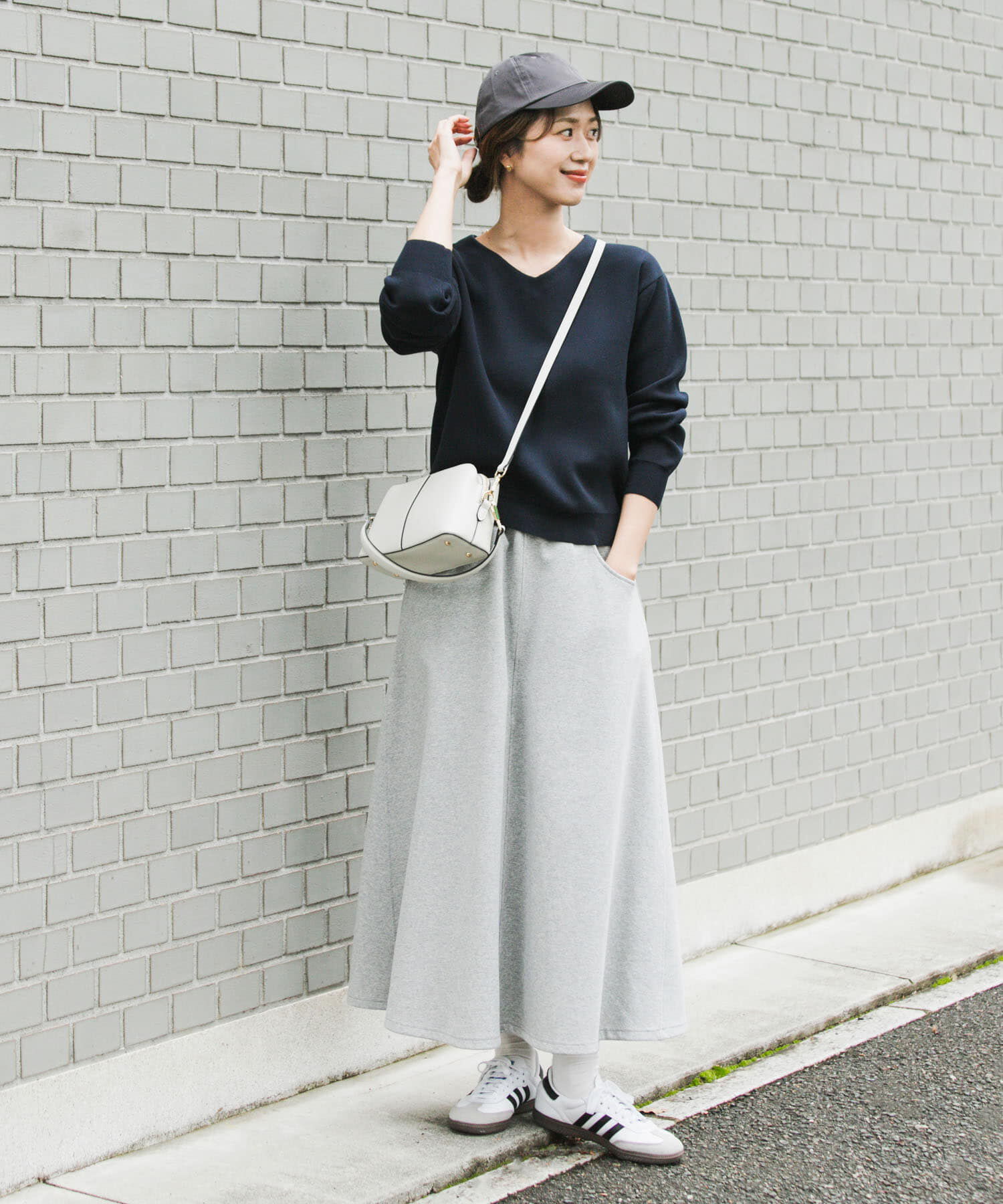 URBAN RESEARCH DOORS「『仁村紗和さん着用』『UR TECH Renew Knit』Vネックプルオーバー」|ニット・セーター|