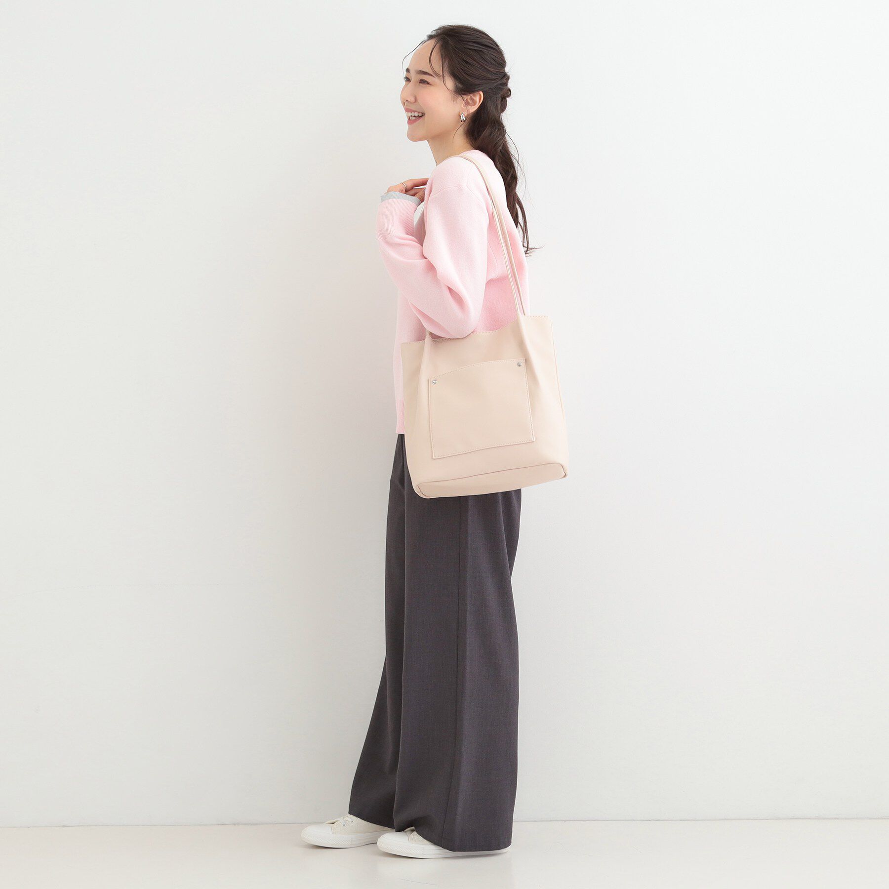 SHOO･LA･RUE「【A4/軽量】多ポケットでらくらく収納 つまみハンドルトートバッグ」|トートバッグ|