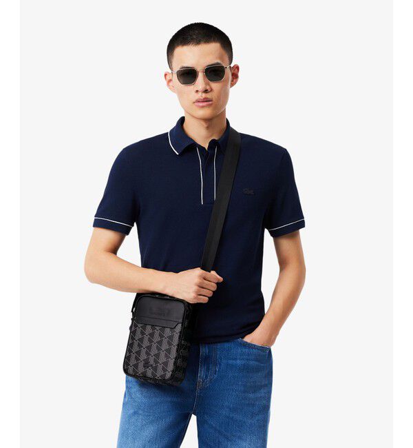 LACOSTE「ザ ブレンド モノグラムバーティカルショルダーバッグ」|ショルダー・メッセンジャー|