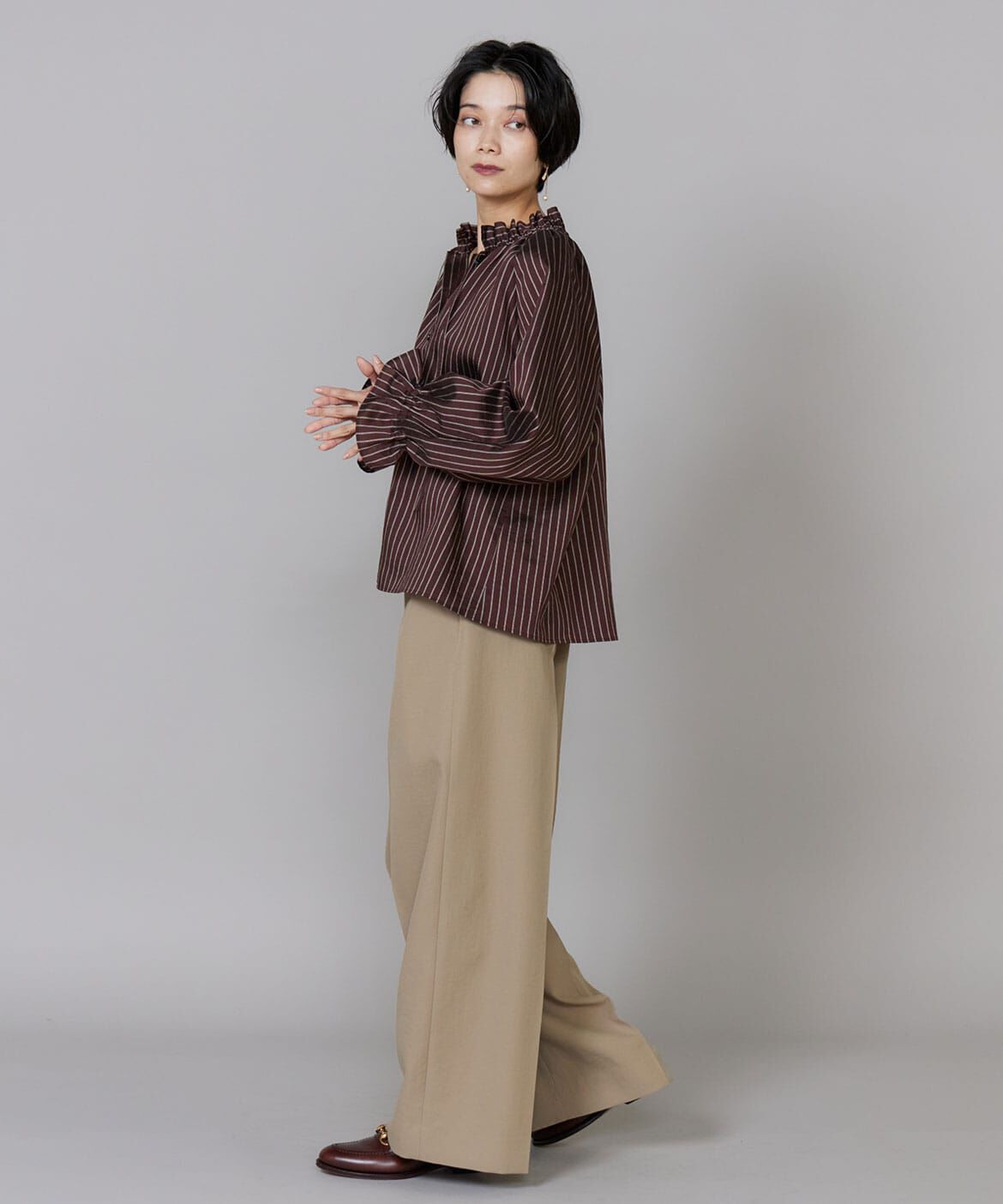 INED「《大きいｻｲｽﾞ》ﾌﾘﾙﾈｯｸｽﾄﾗｲﾌﾟﾌﾞﾗｳｽ | 1枚で華やぐ大」|シャツ・ブラウス|