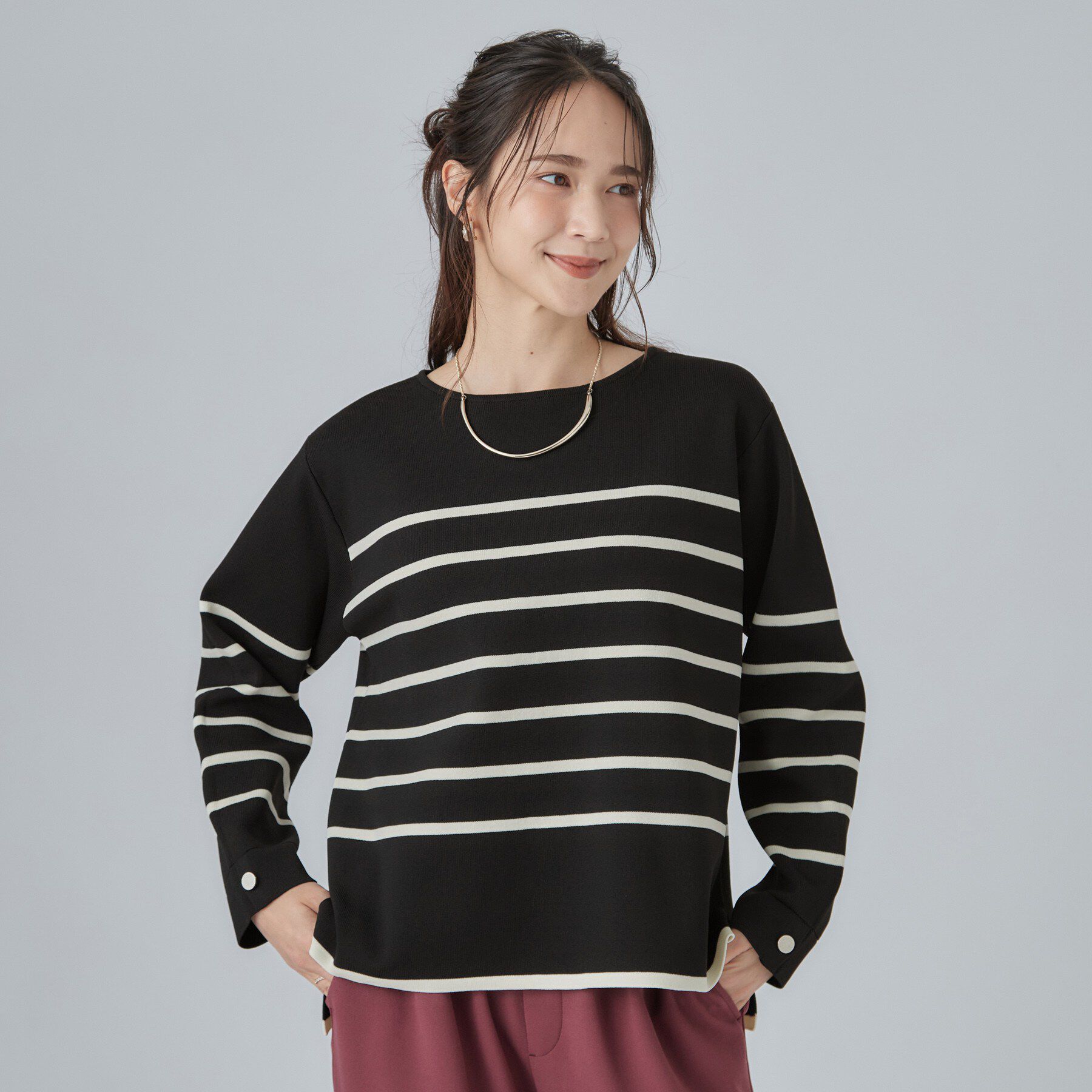 SHOO･LA･RUE「【洗濯機可/S-LL】抜け感ある着こなしに 金ボタン付き スポンディッシュ クルーネックニット」|ニット・セーター|