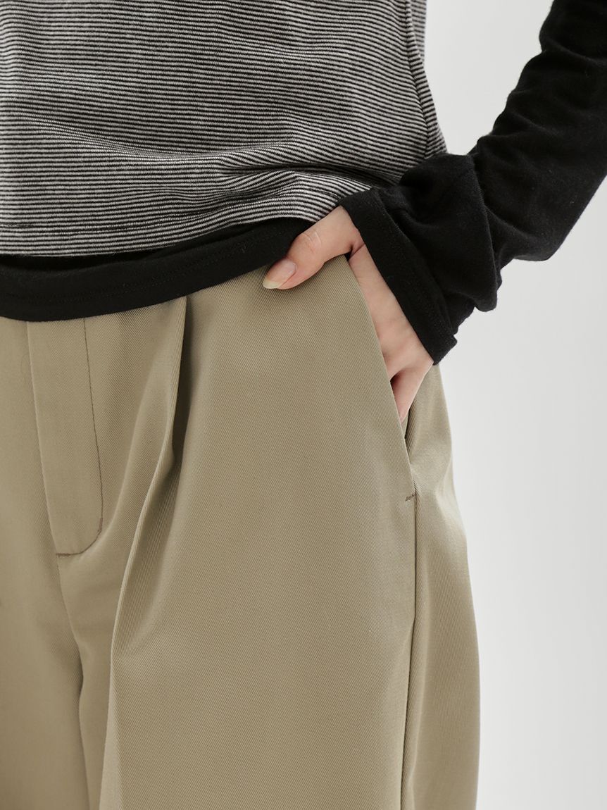 emmi atelier「【Dickies(R)&times;emmi】タックワイドパンツ」|チノ|