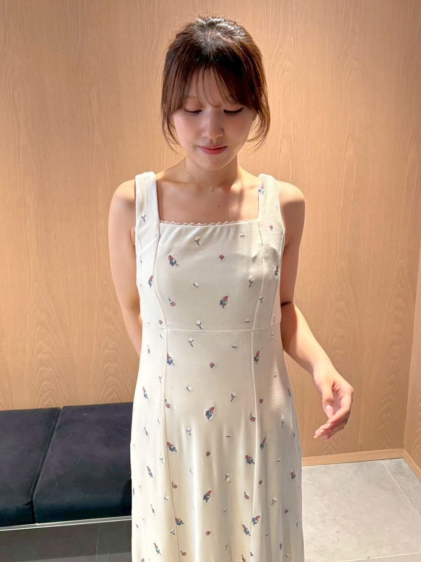 LILY BROWN「ベロア刺繍ワンピース」|ワンピース|