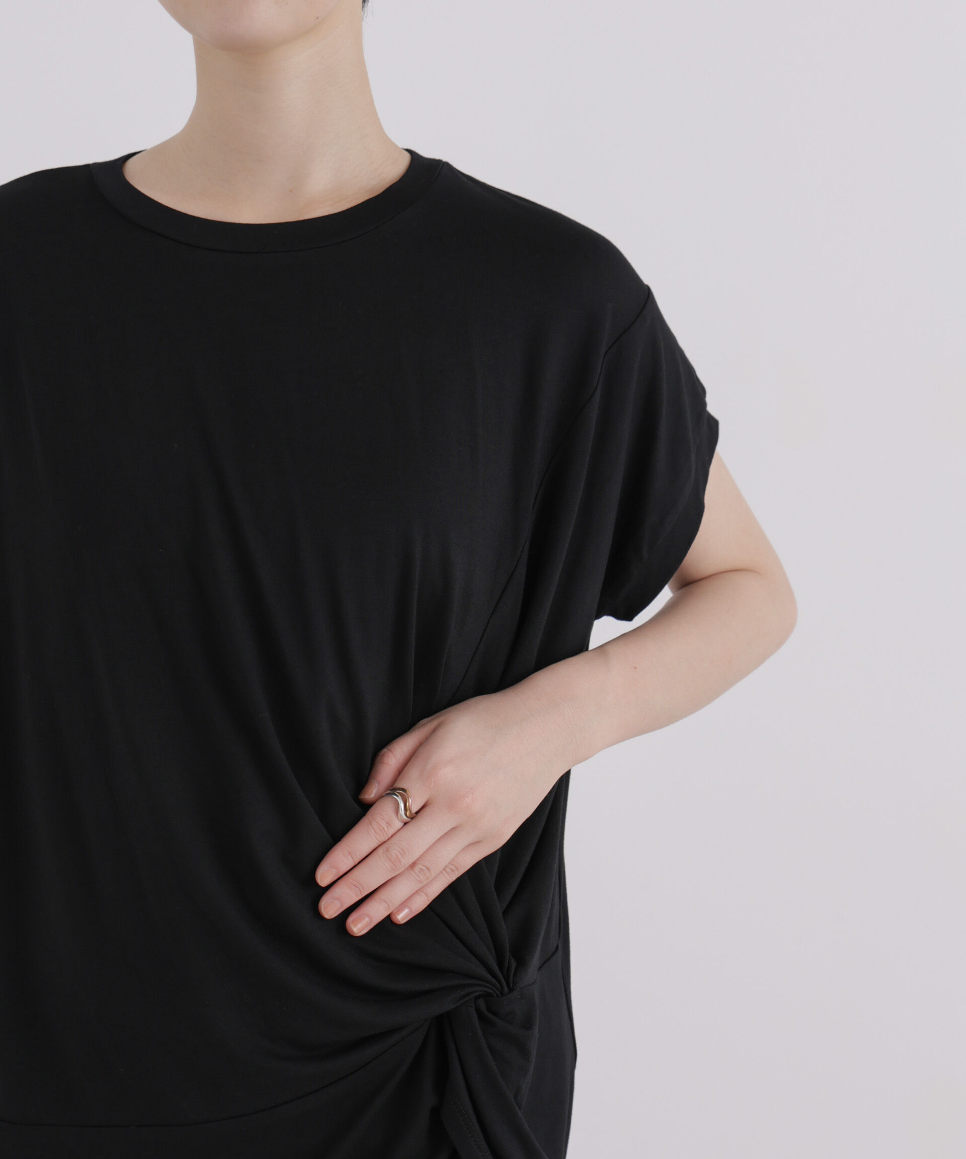 NANO universe「フロントツイストデザインノースリーブカットトップス」|Tシャツ・カットソー|