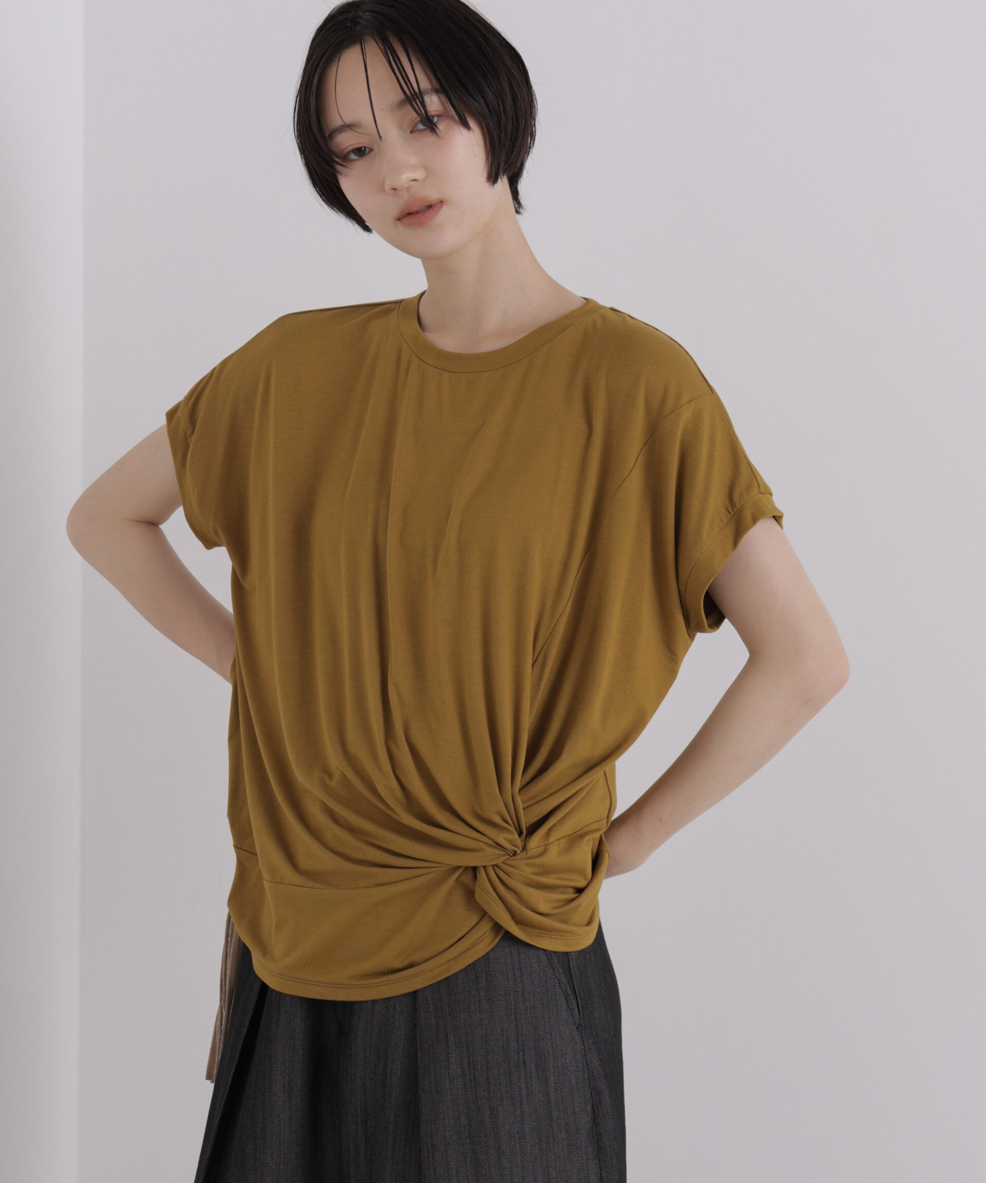 NANO universe「フロントツイストデザインノースリーブカットトップス」|Tシャツ・カットソー|マスタード3