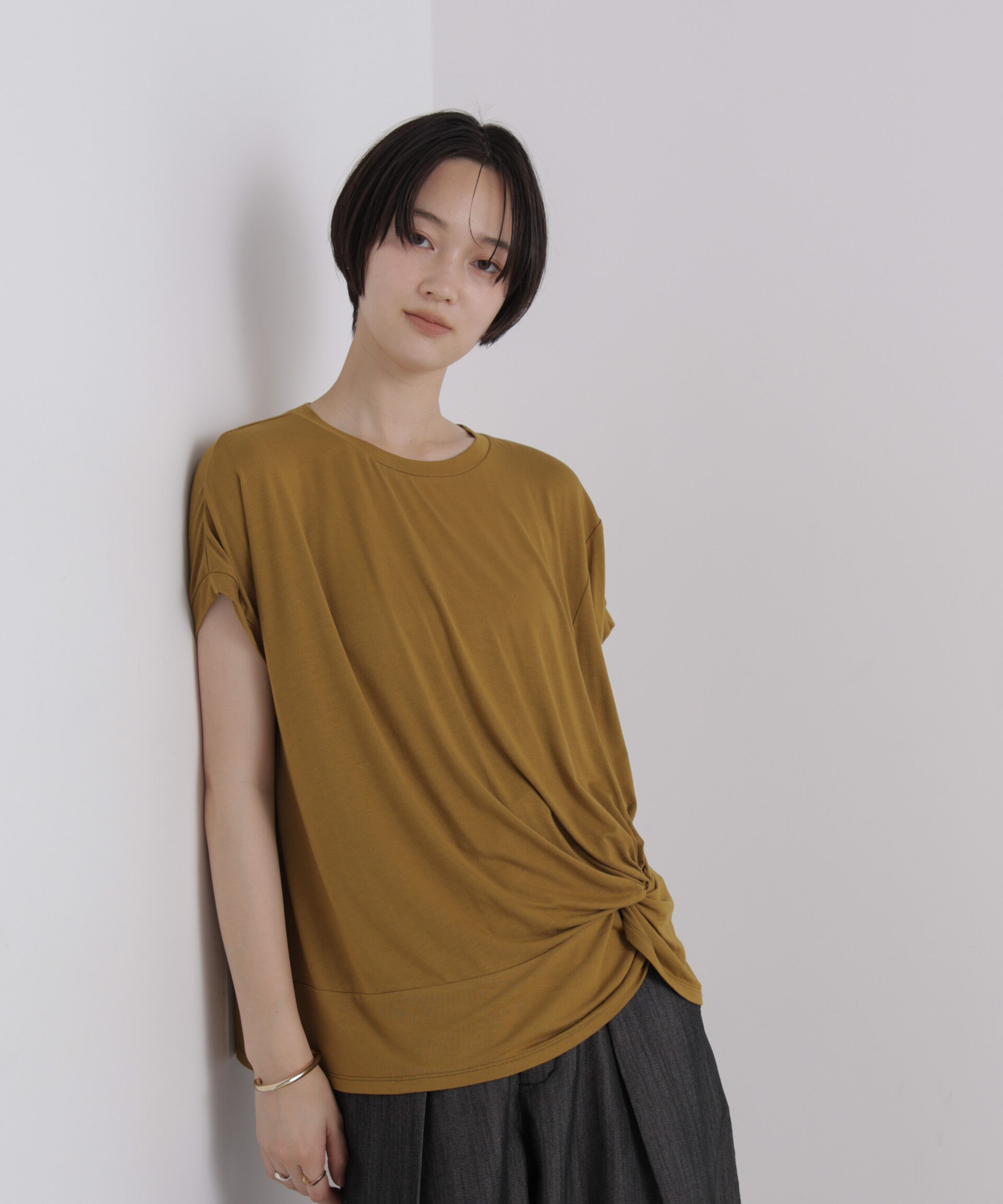 NANO universe「フロントツイストデザインノースリーブカットトップス」|Tシャツ・カットソー|