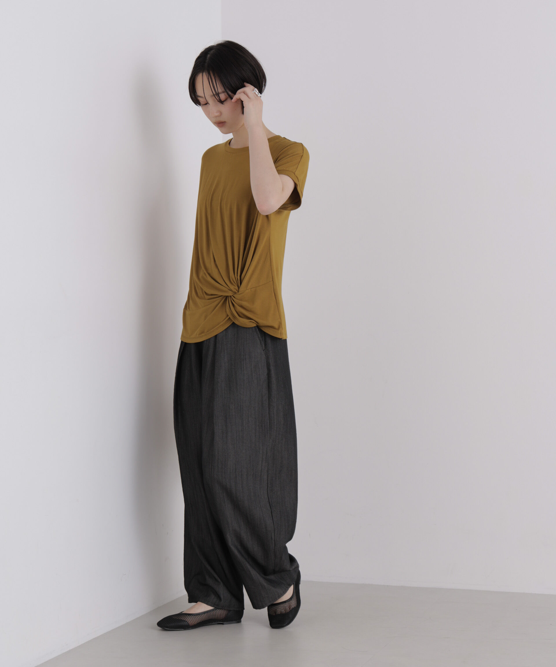 NANO universe「フロントツイストデザインノースリーブカットトップス」|Tシャツ・カットソー|