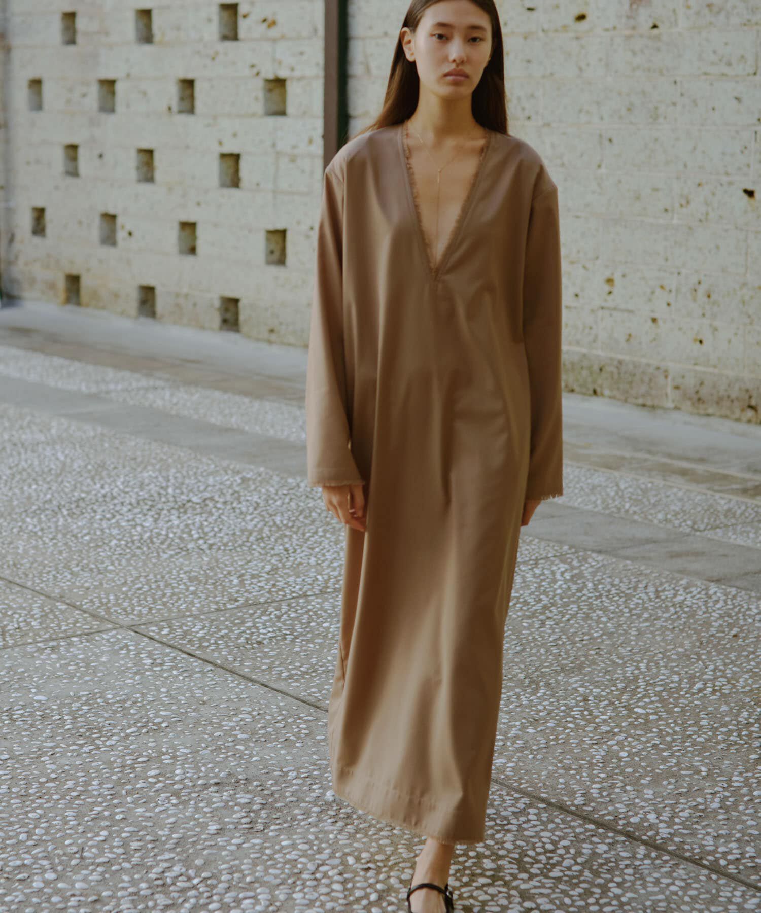 URBAN RESEARCH「new basic　深Vネックワンピース」|ワンピース|