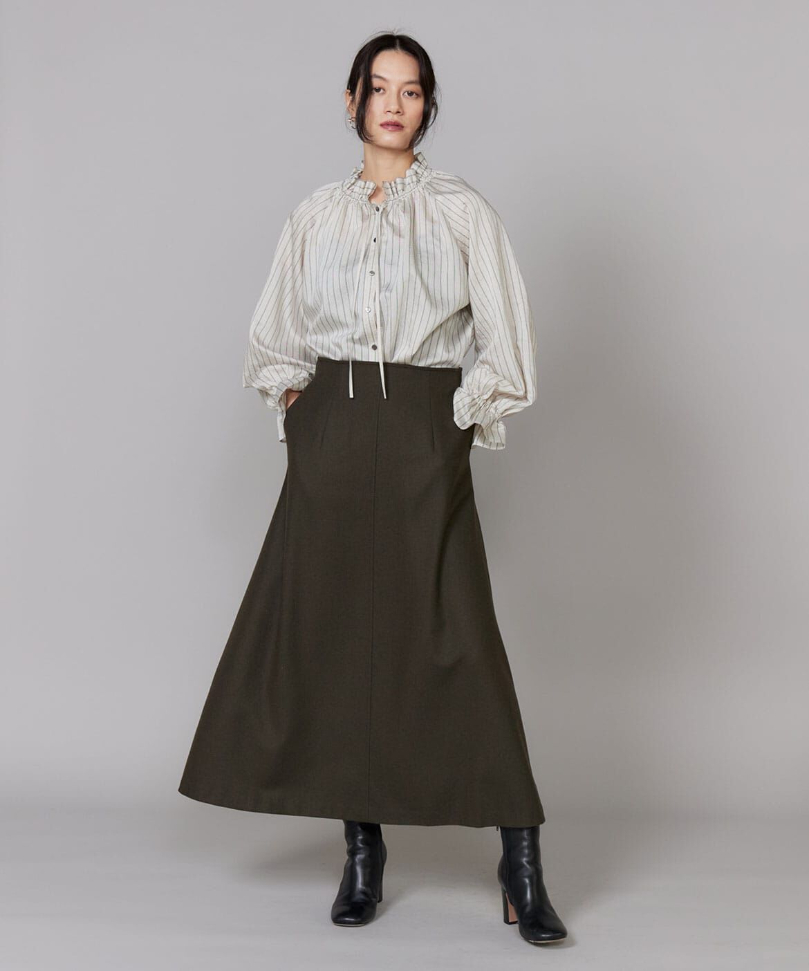 INED「Aﾗｲﾝﾌﾚｱｽｶｰﾄ《MANTECO》| 美しい落ち感と上質素材が惹き立てる大」|スカート|