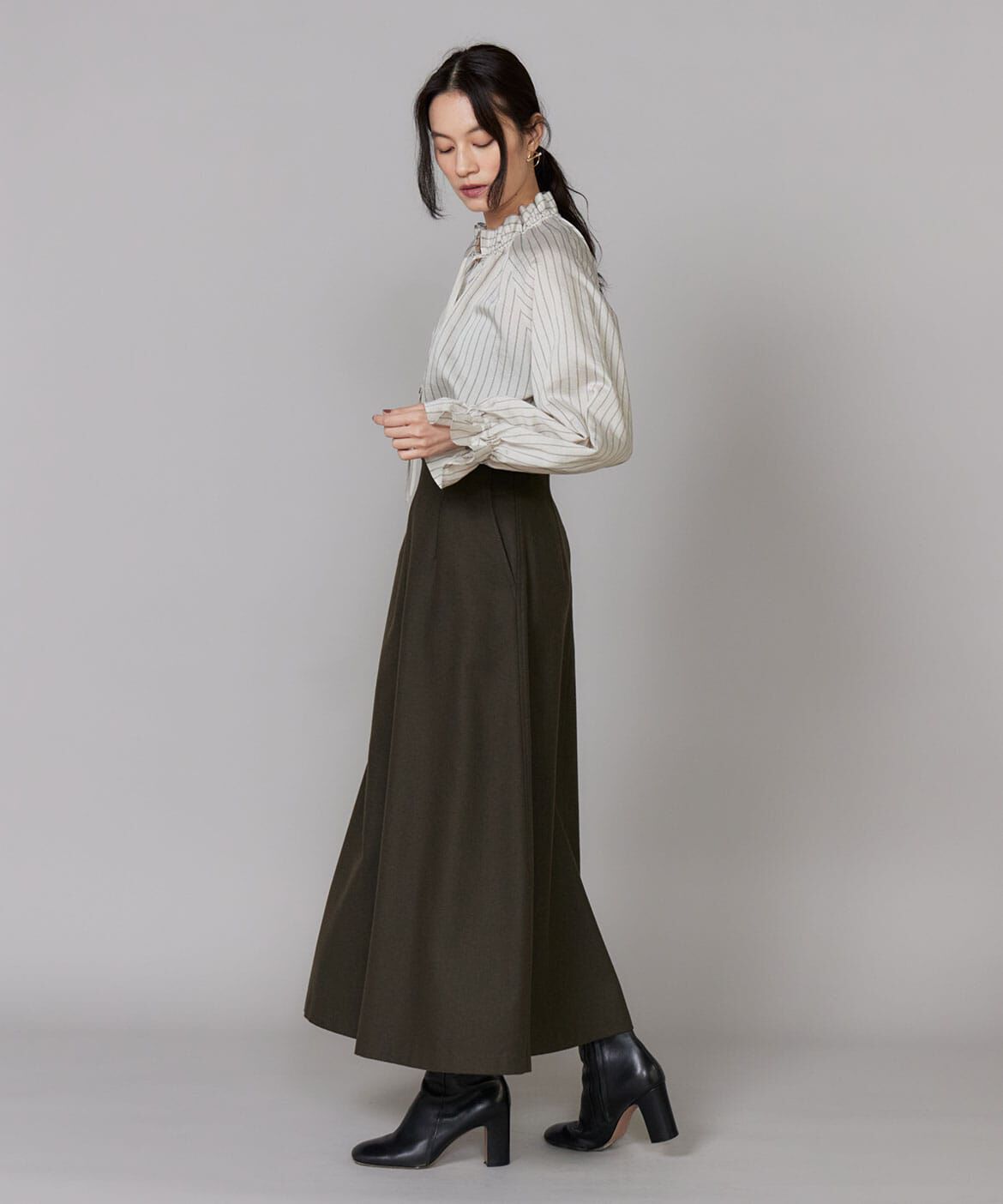 INED「Aﾗｲﾝﾌﾚｱｽｶｰﾄ《MANTECO》| 美しい落ち感と上質素材が惹き立てる大」|スカート|