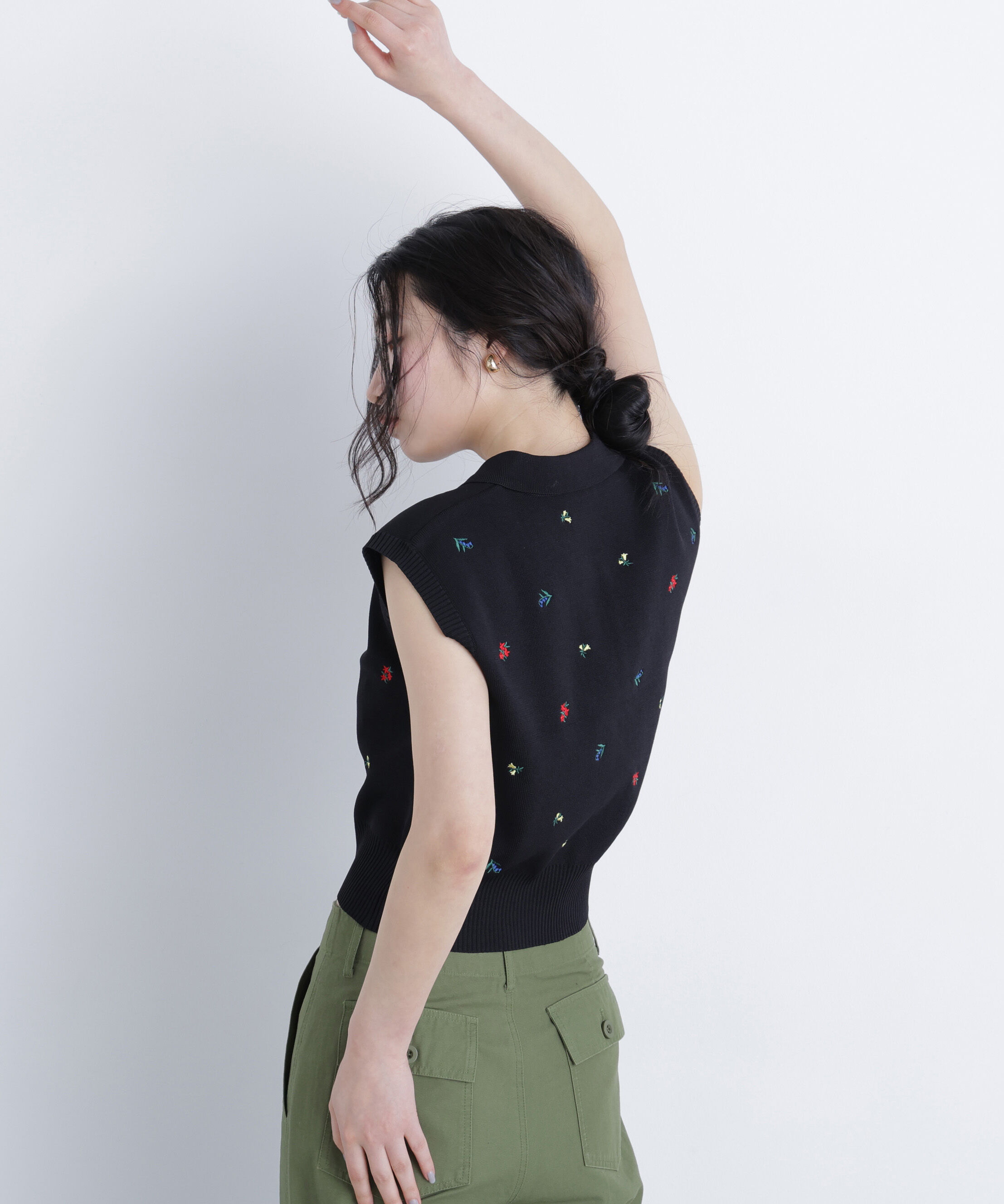  「〈N.〉ポロカラーフラワー刺繍ニット」|ニット・セーター|